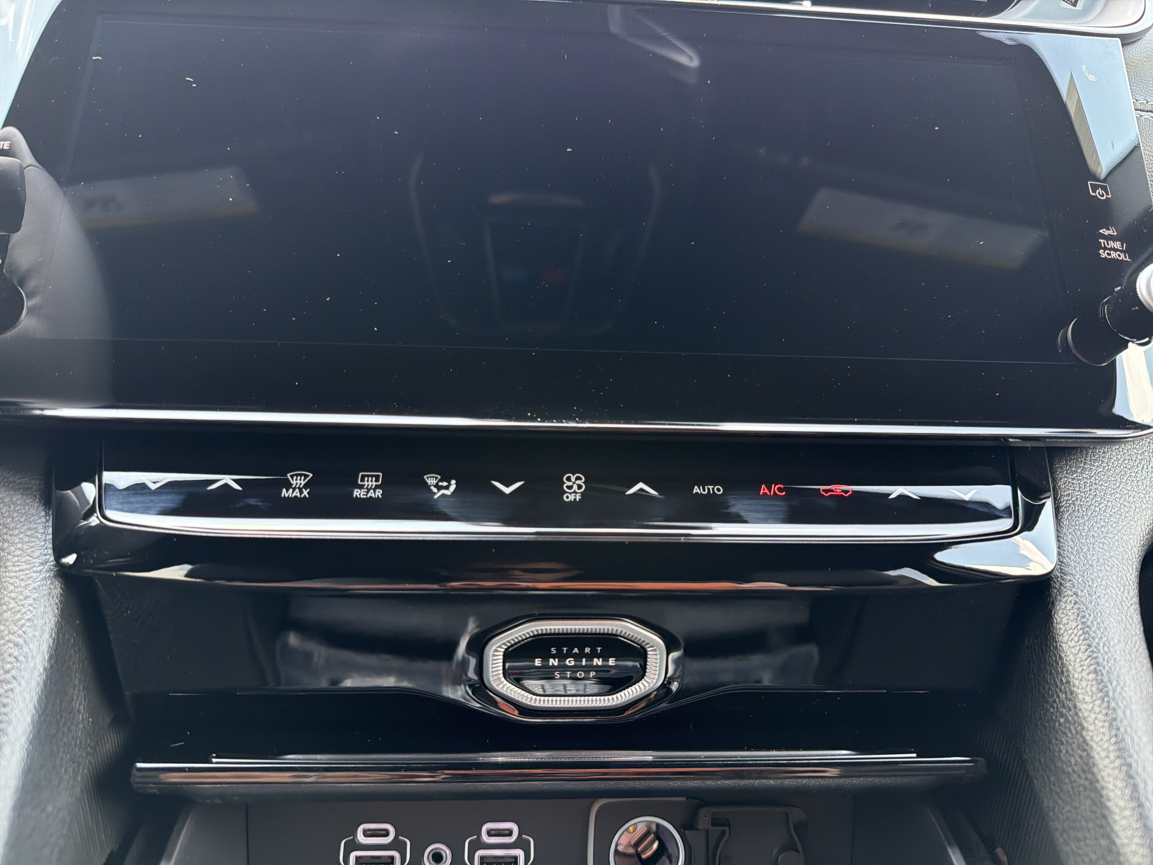 2026 Jeep Grand Cherokee L Laredo Altitude