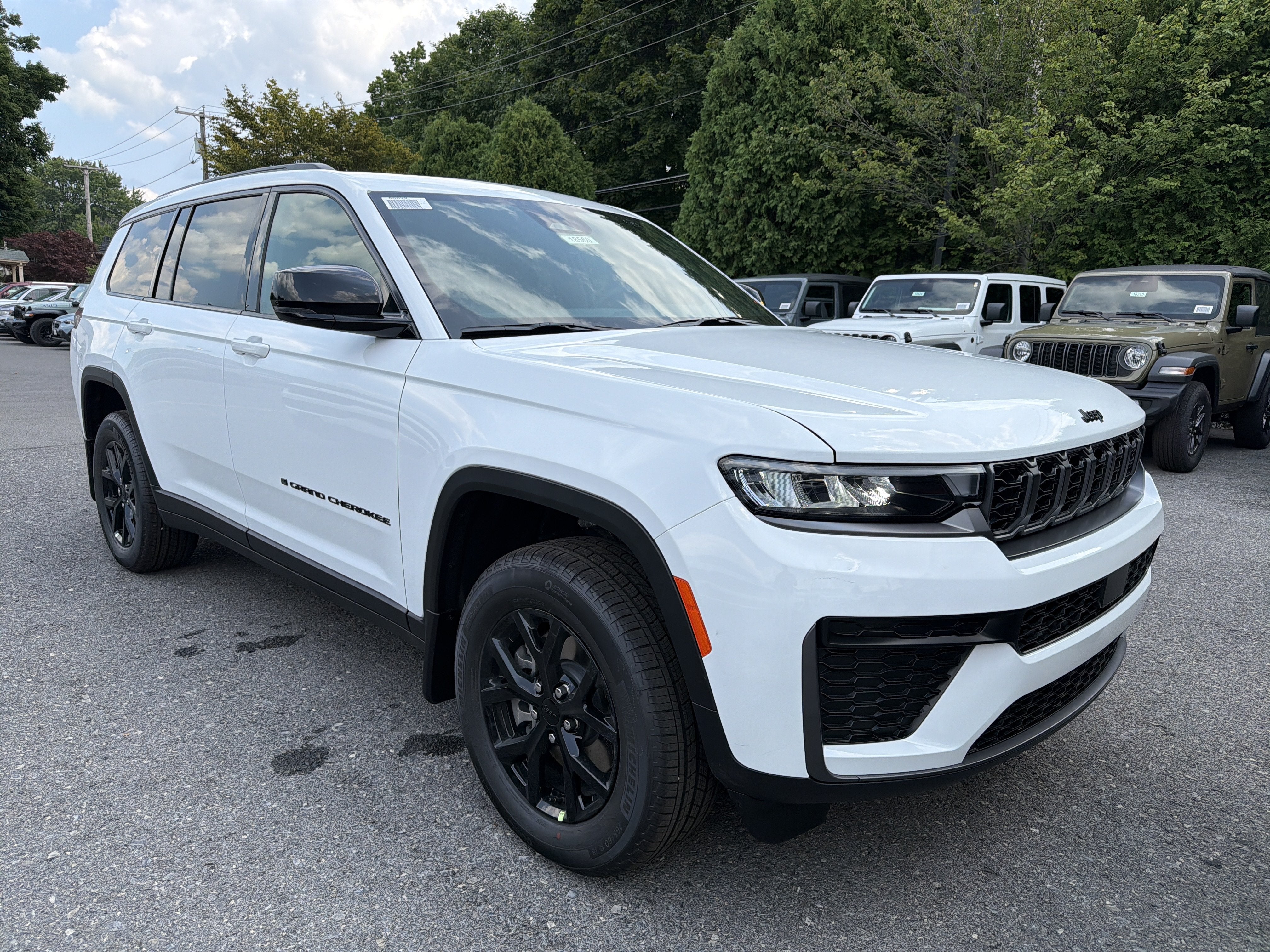 2026 Jeep Grand Cherokee L Laredo Altitude
