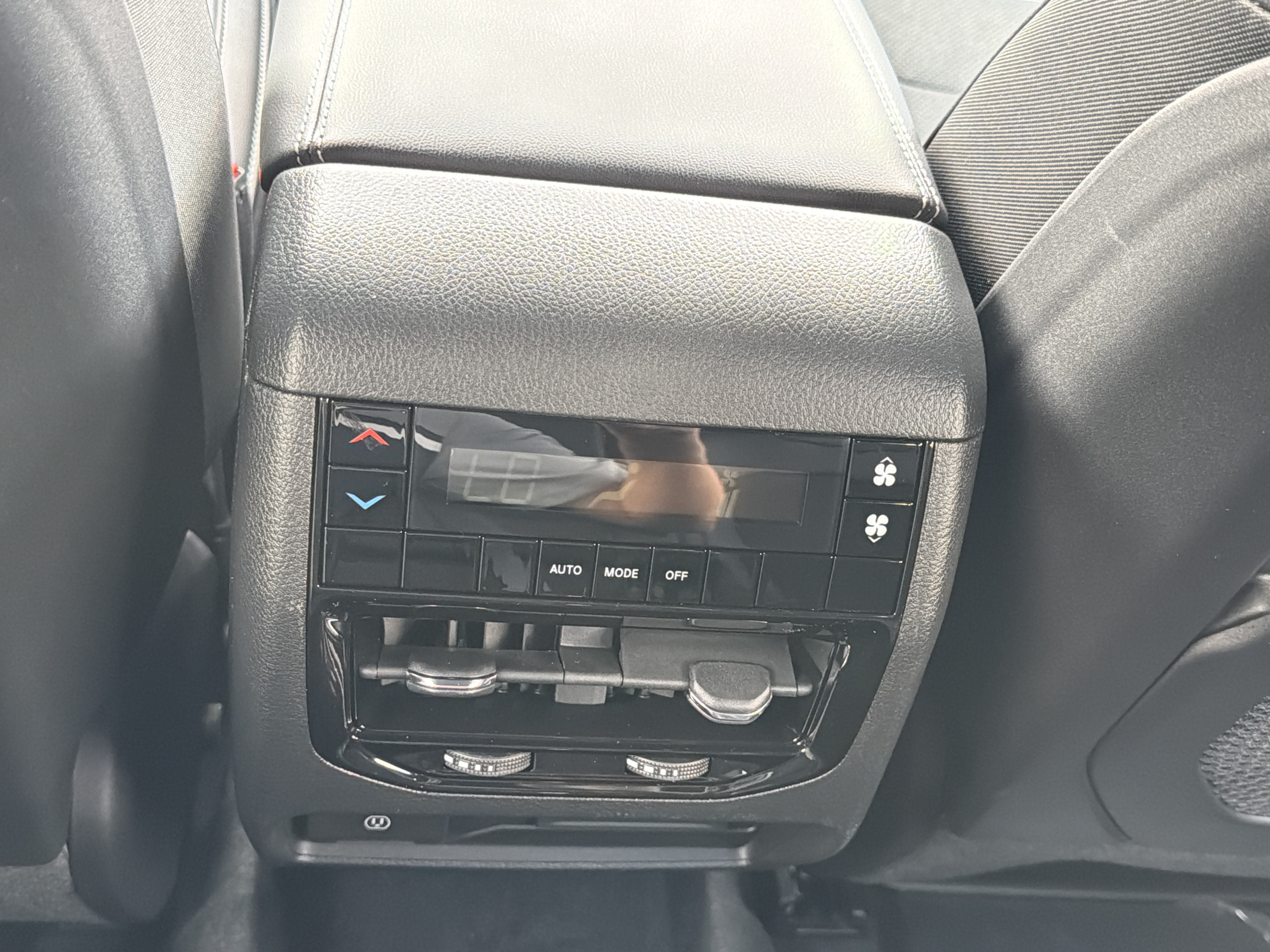 2026 Jeep Grand Cherokee L Laredo Altitude