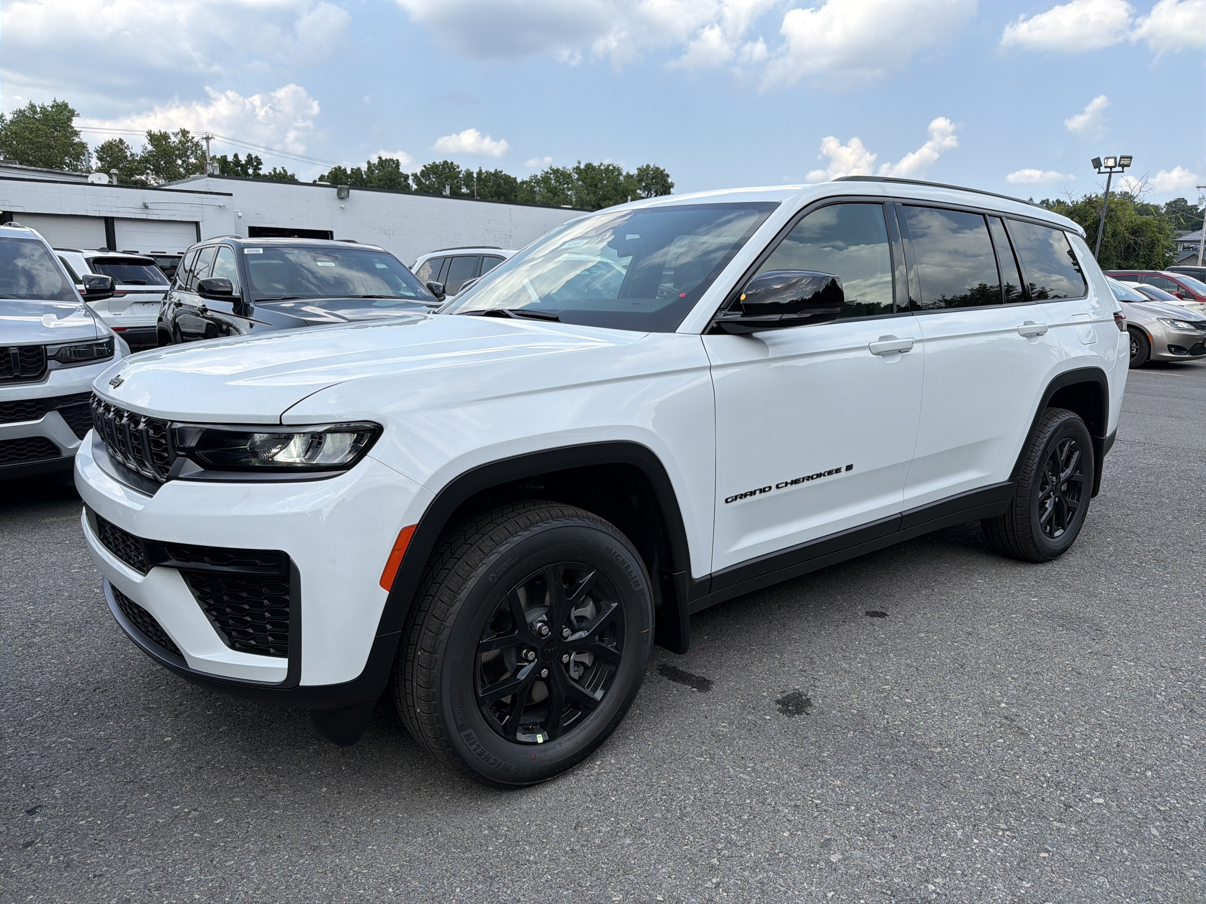 2026 Jeep Grand Cherokee L Laredo Altitude