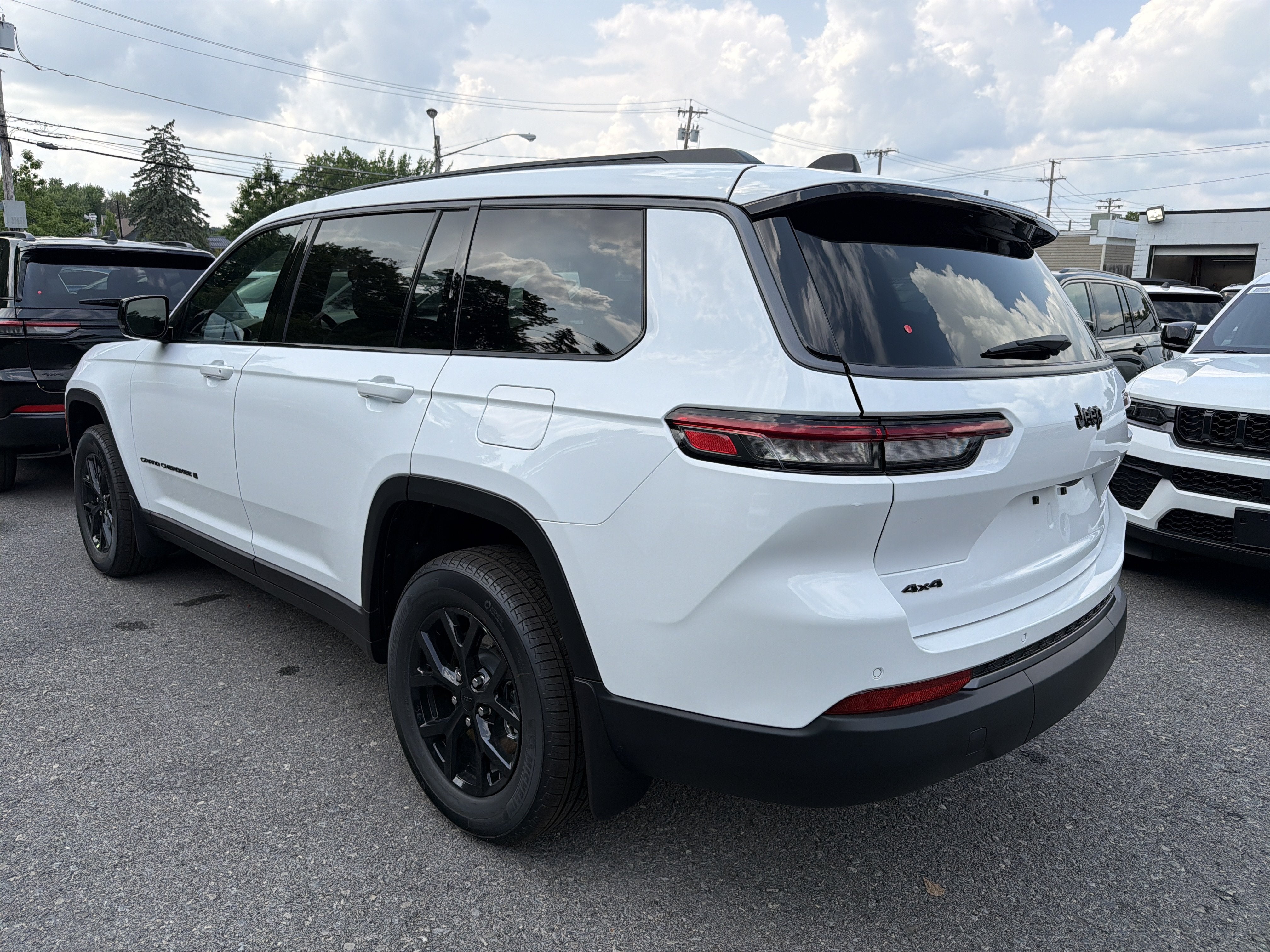 2026 Jeep Grand Cherokee L Laredo Altitude