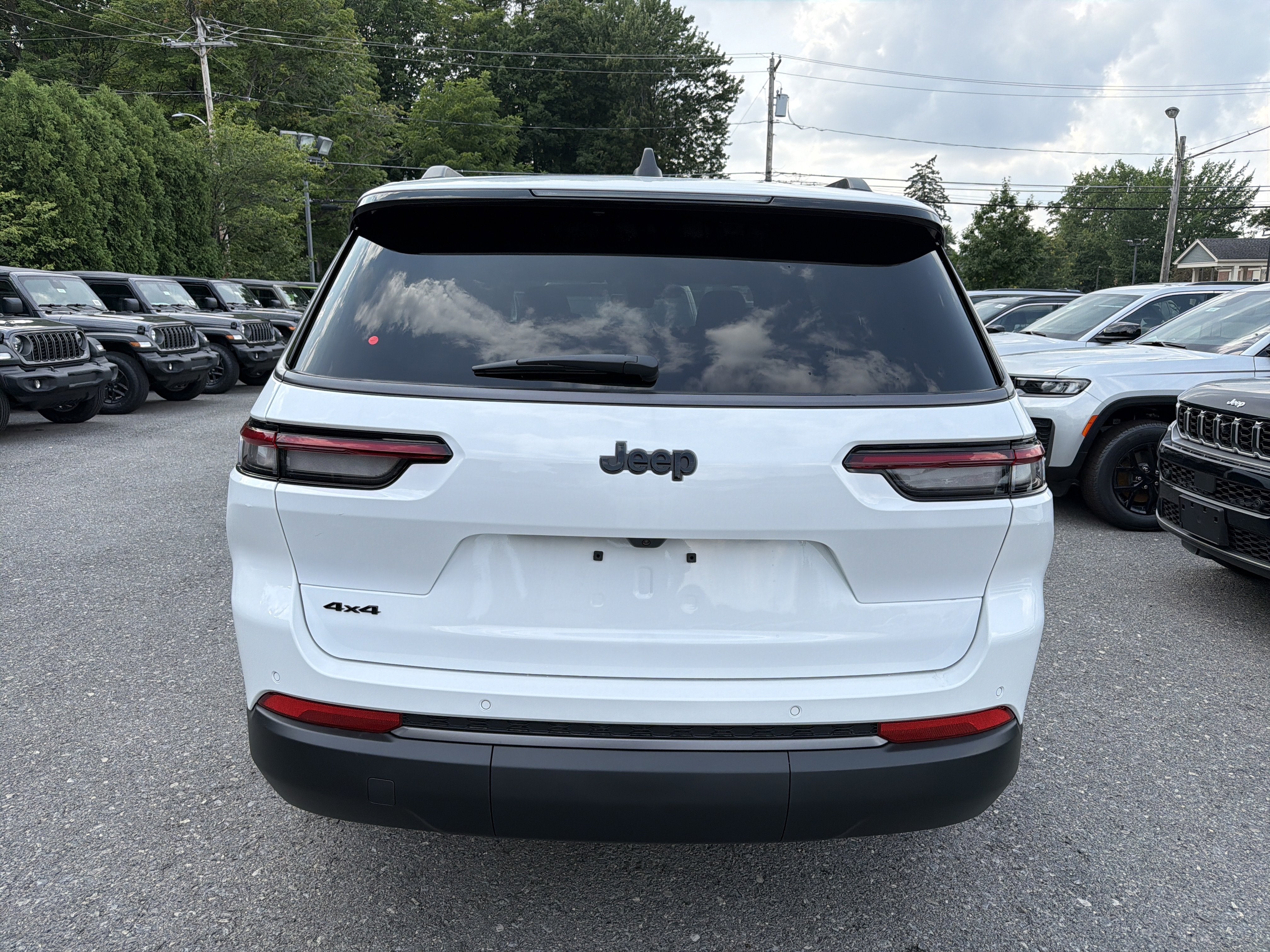 2026 Jeep Grand Cherokee L Laredo Altitude