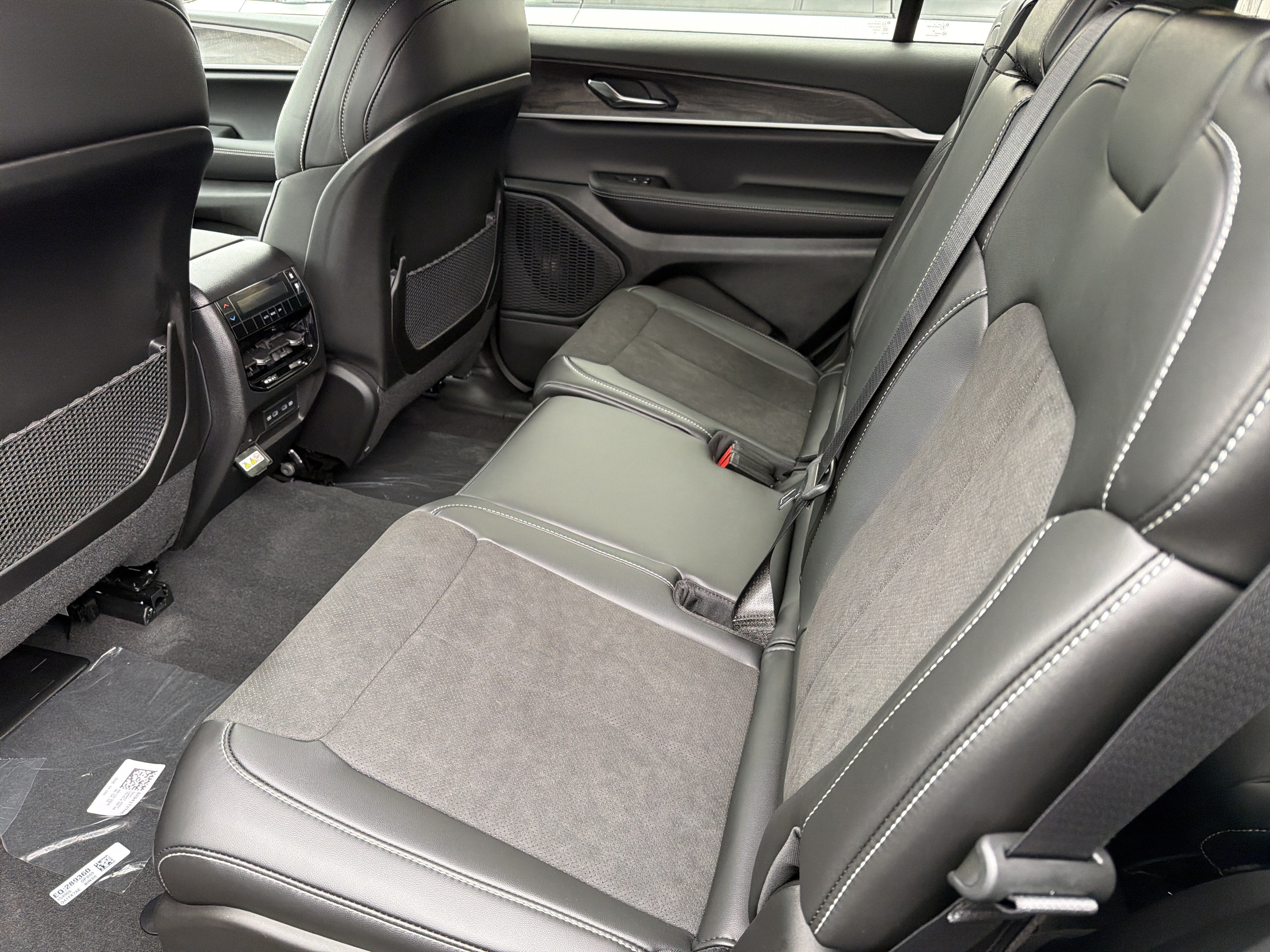 2027 Jeep Grand Cherokee L Laredo Altitude