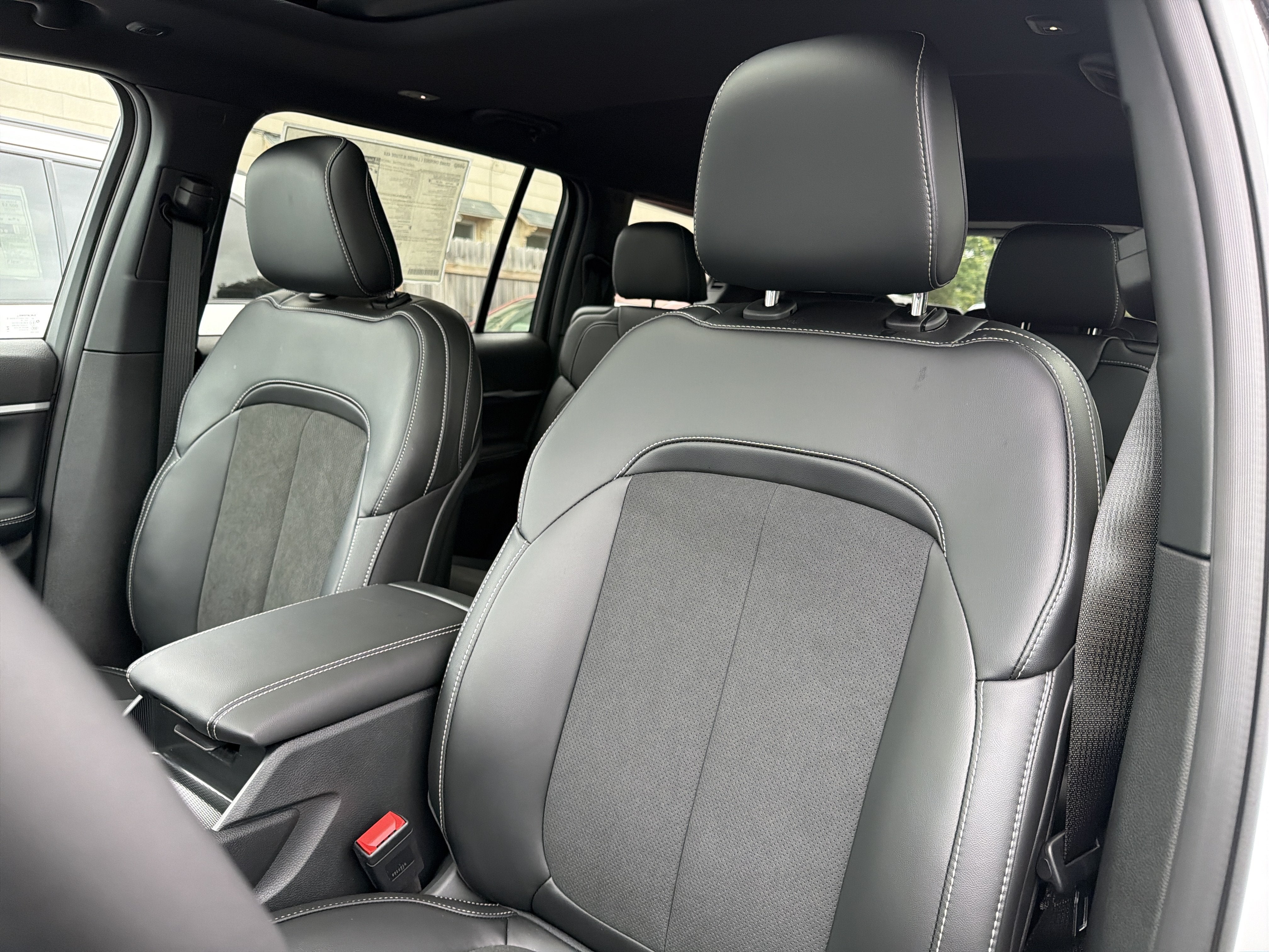 2027 Jeep Grand Cherokee L Laredo Altitude