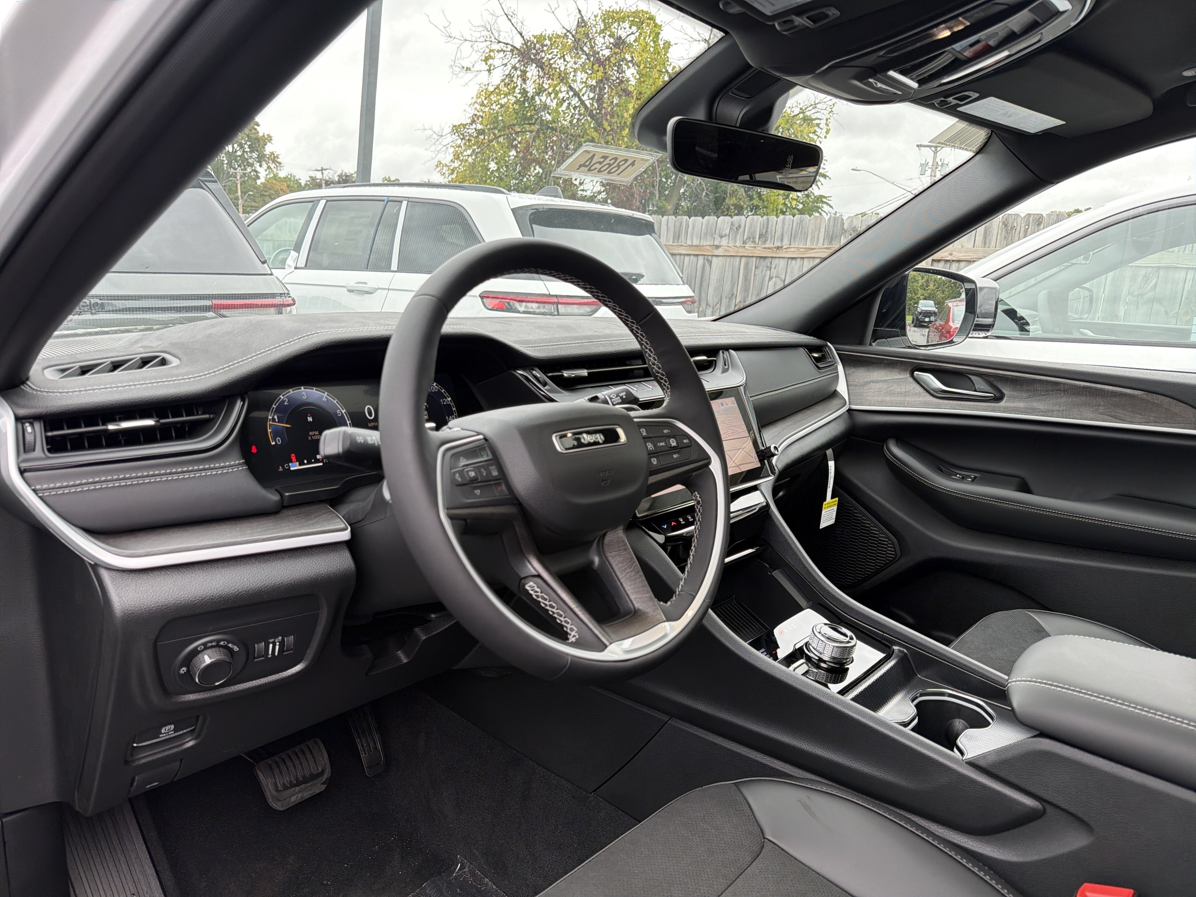 2027 Jeep Grand Cherokee L Laredo Altitude