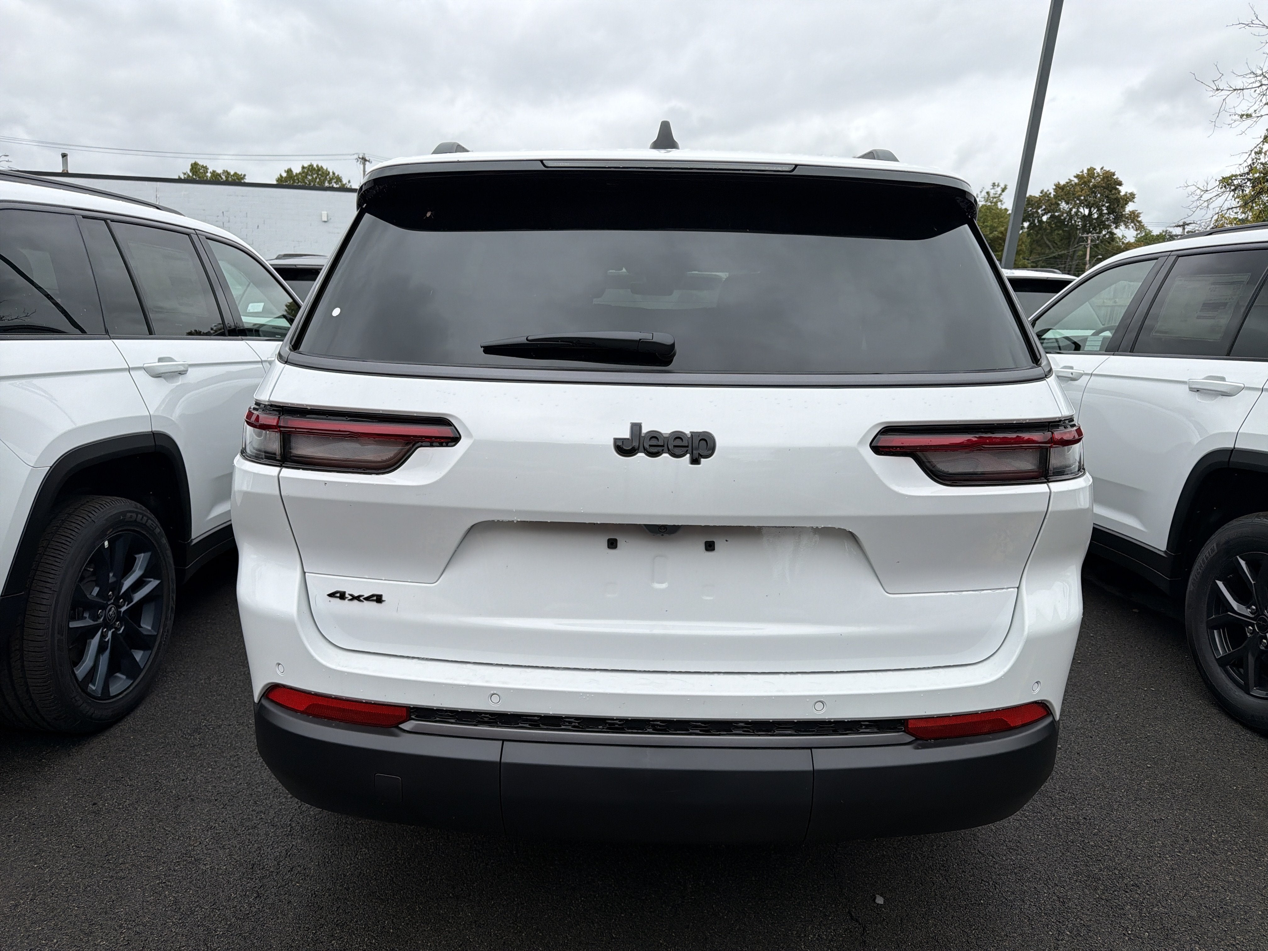 2027 Jeep Grand Cherokee L Laredo Altitude