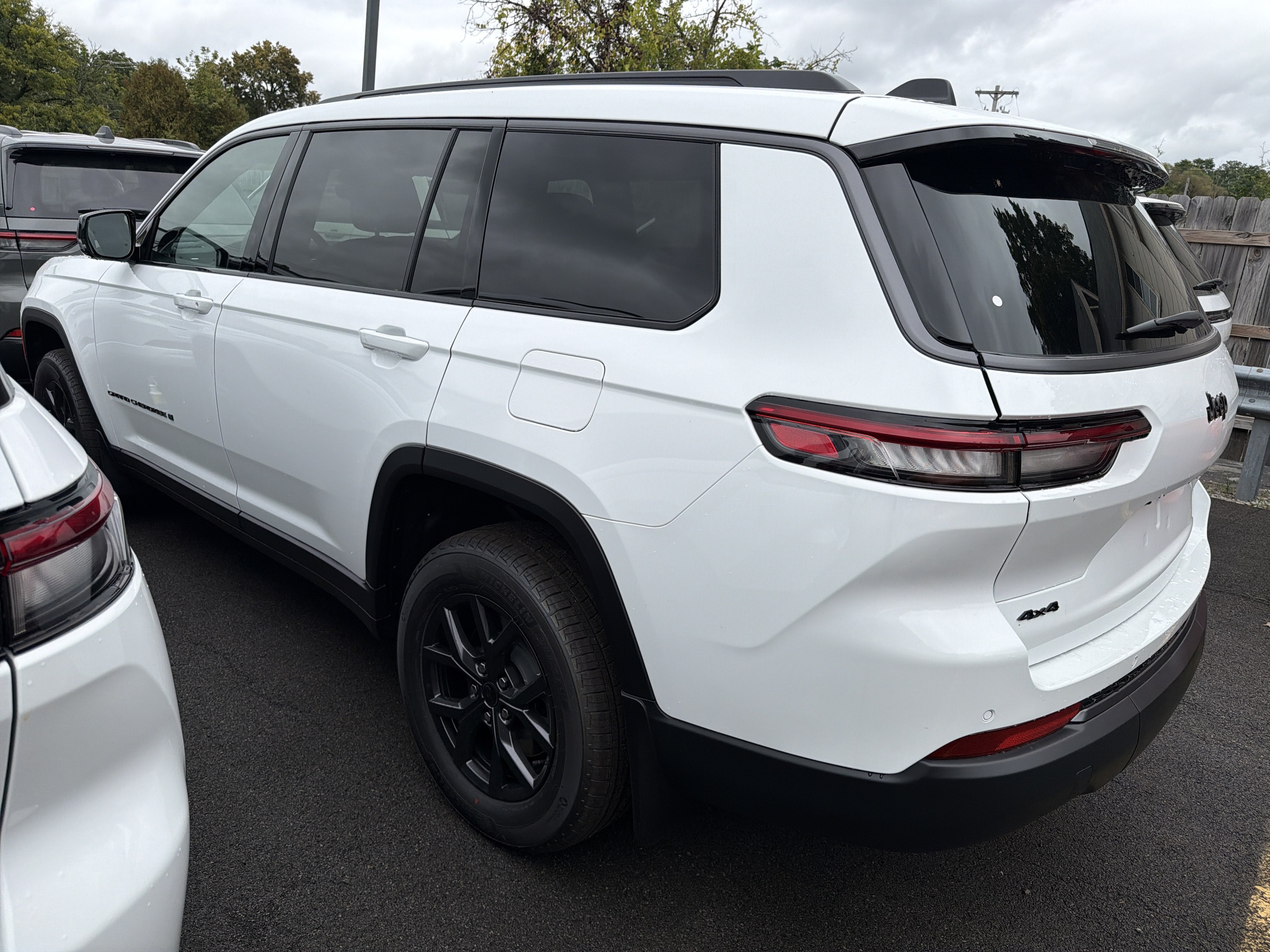 2027 Jeep Grand Cherokee L Laredo Altitude