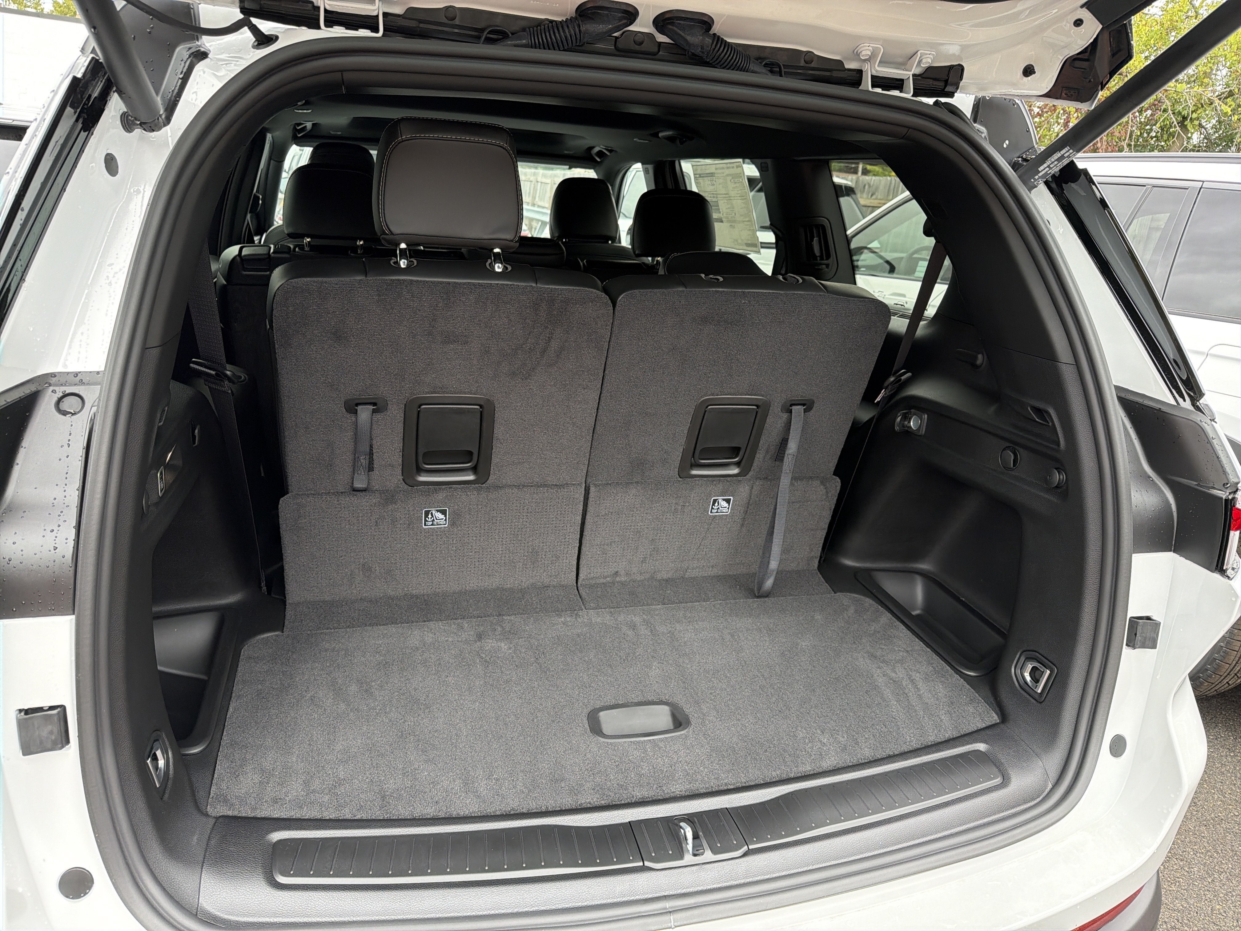 2027 Jeep Grand Cherokee L Laredo Altitude
