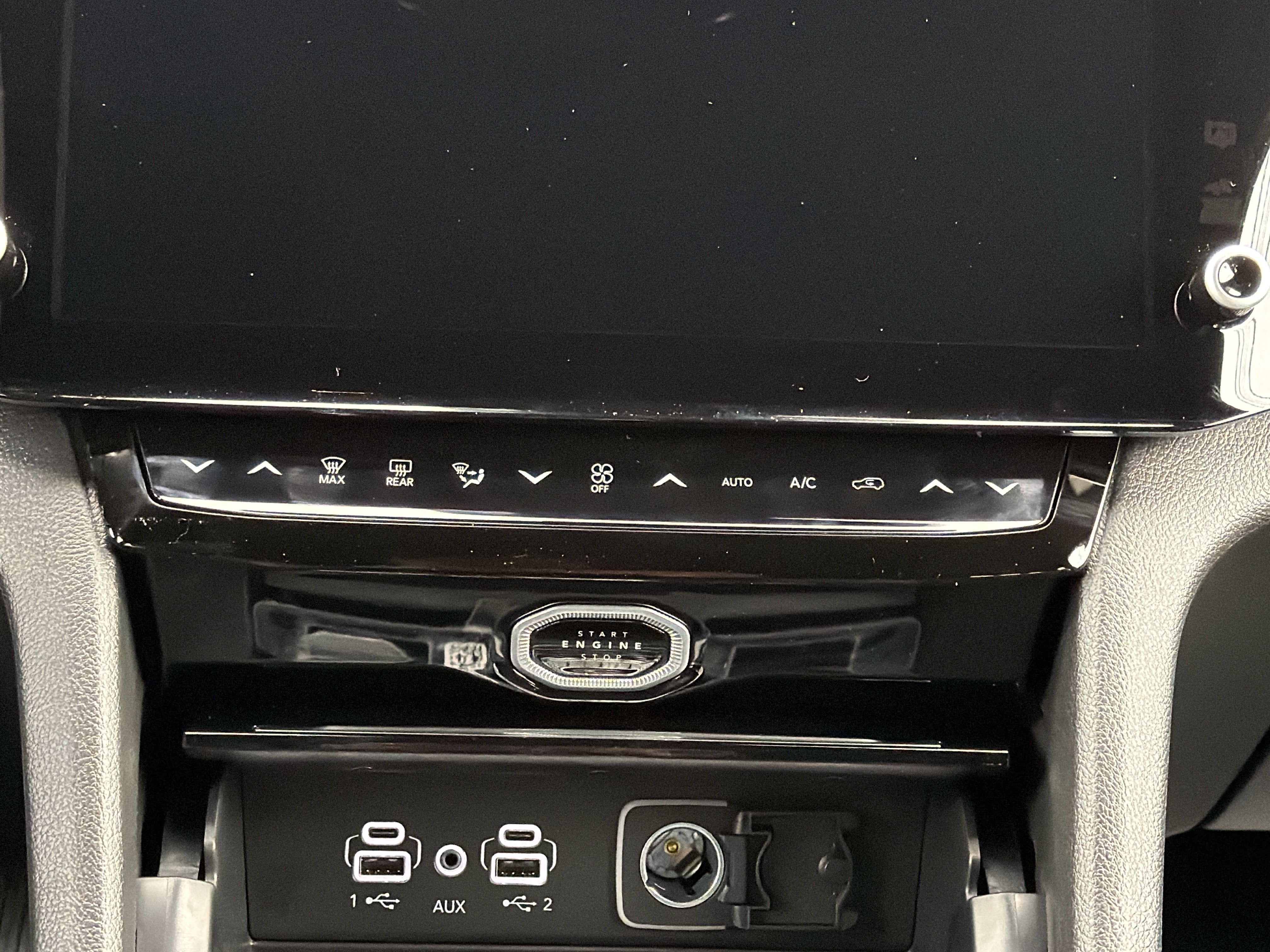 2027 Jeep Grand Cherokee L Laredo Altitude