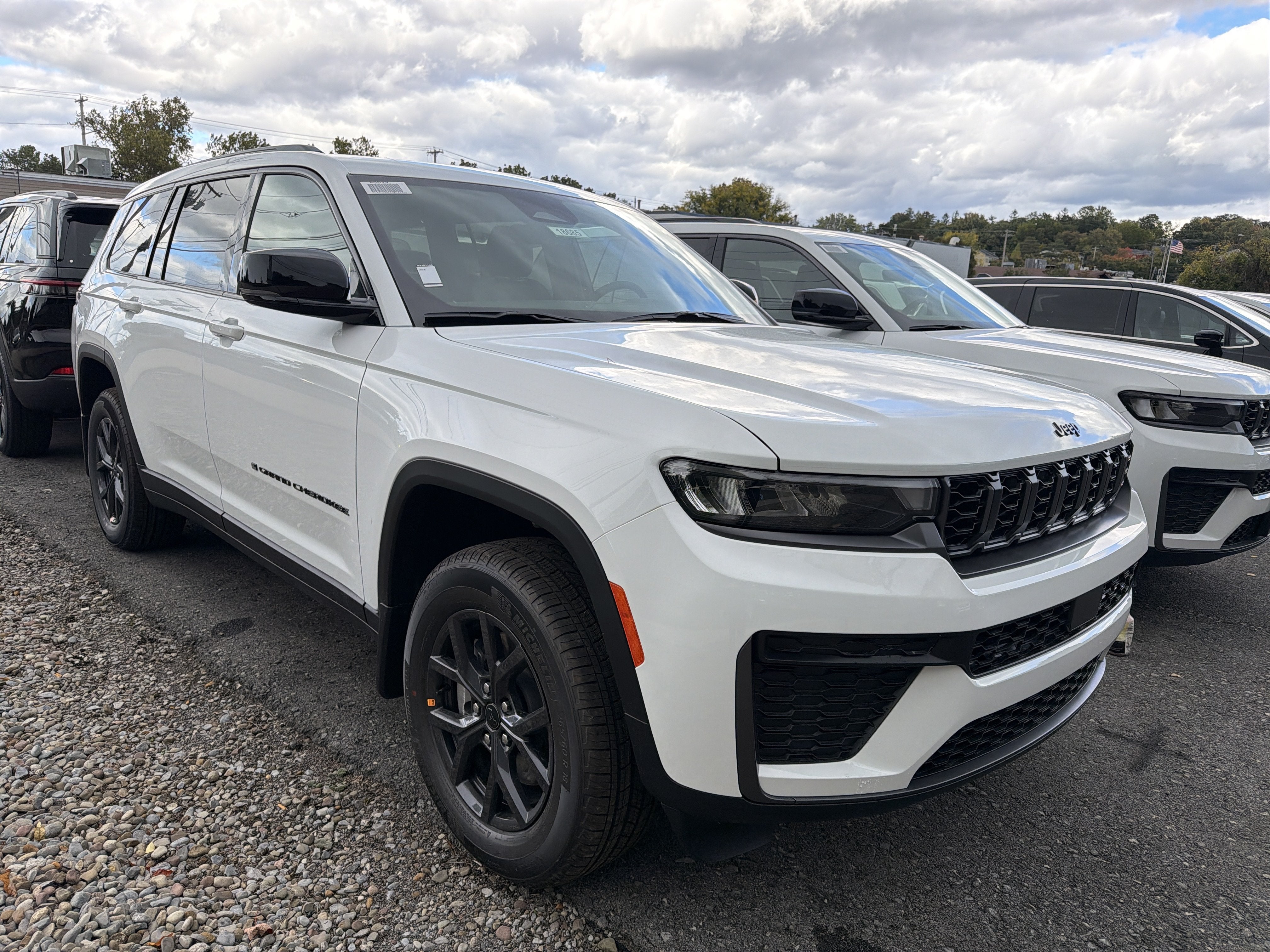 2027 Jeep Grand Cherokee L Laredo Altitude
