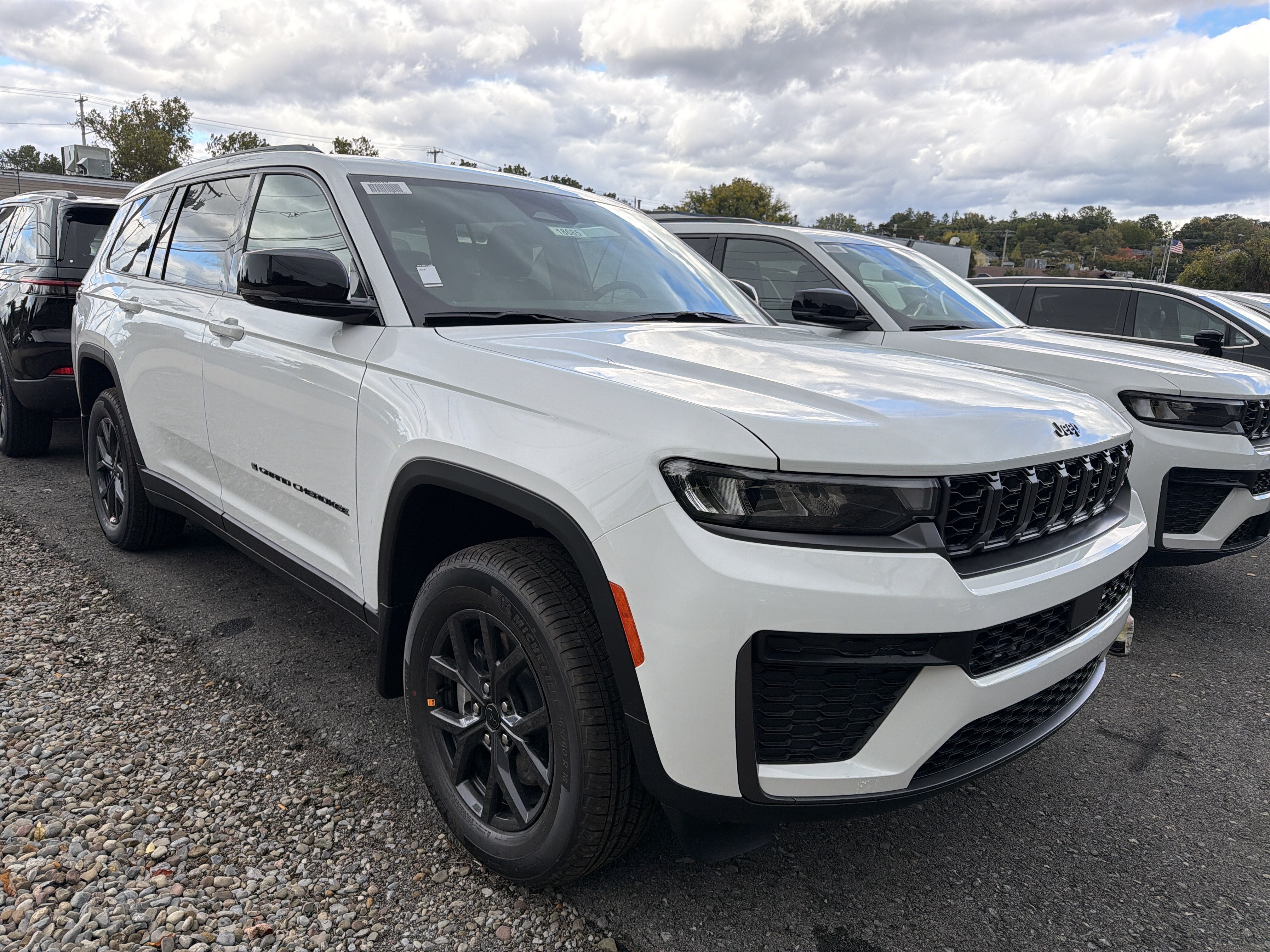 2027 Jeep Grand Cherokee L Laredo Altitude