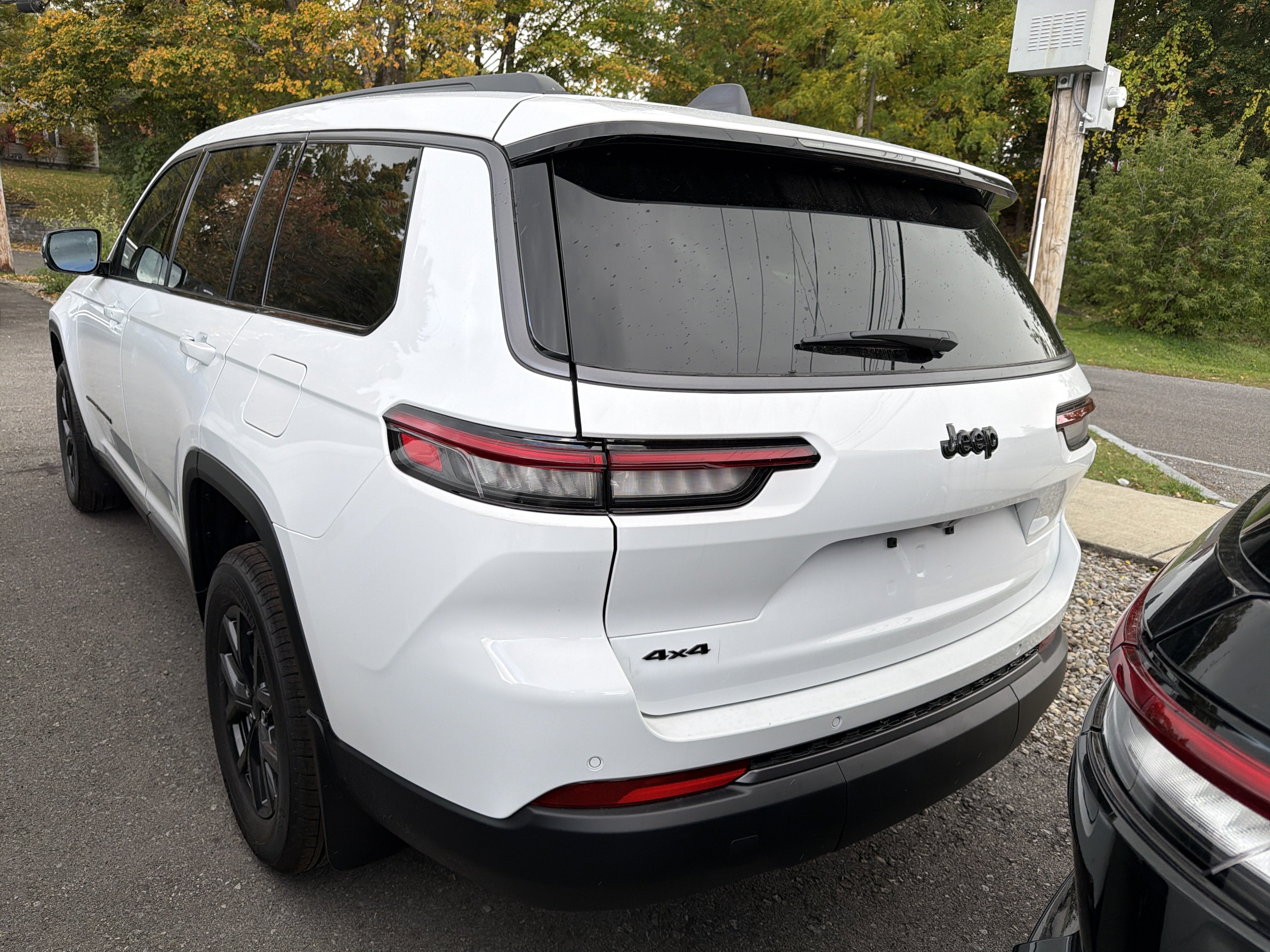 2027 Jeep Grand Cherokee L Laredo Altitude