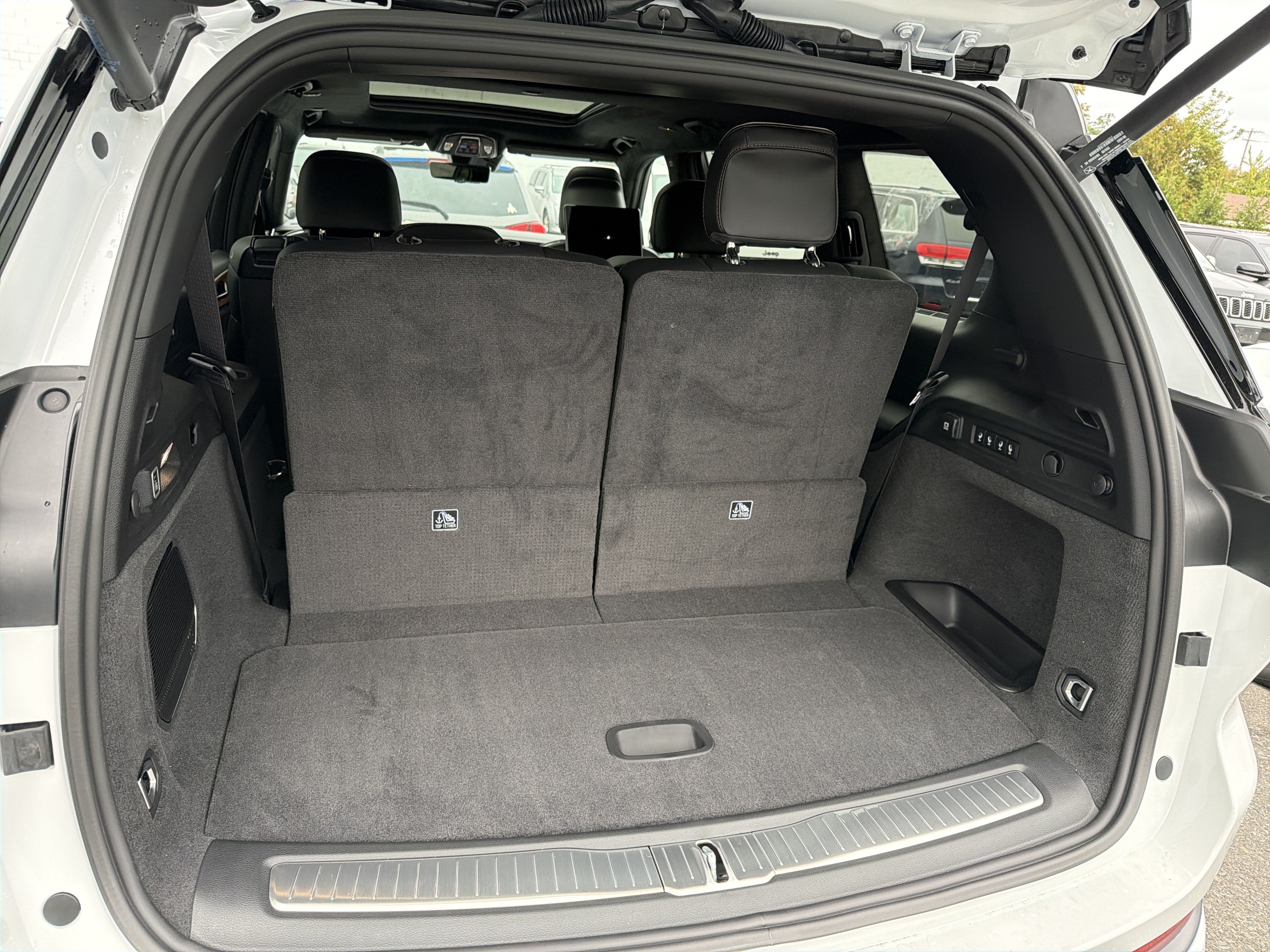 2027 Jeep Grand Cherokee L Summit