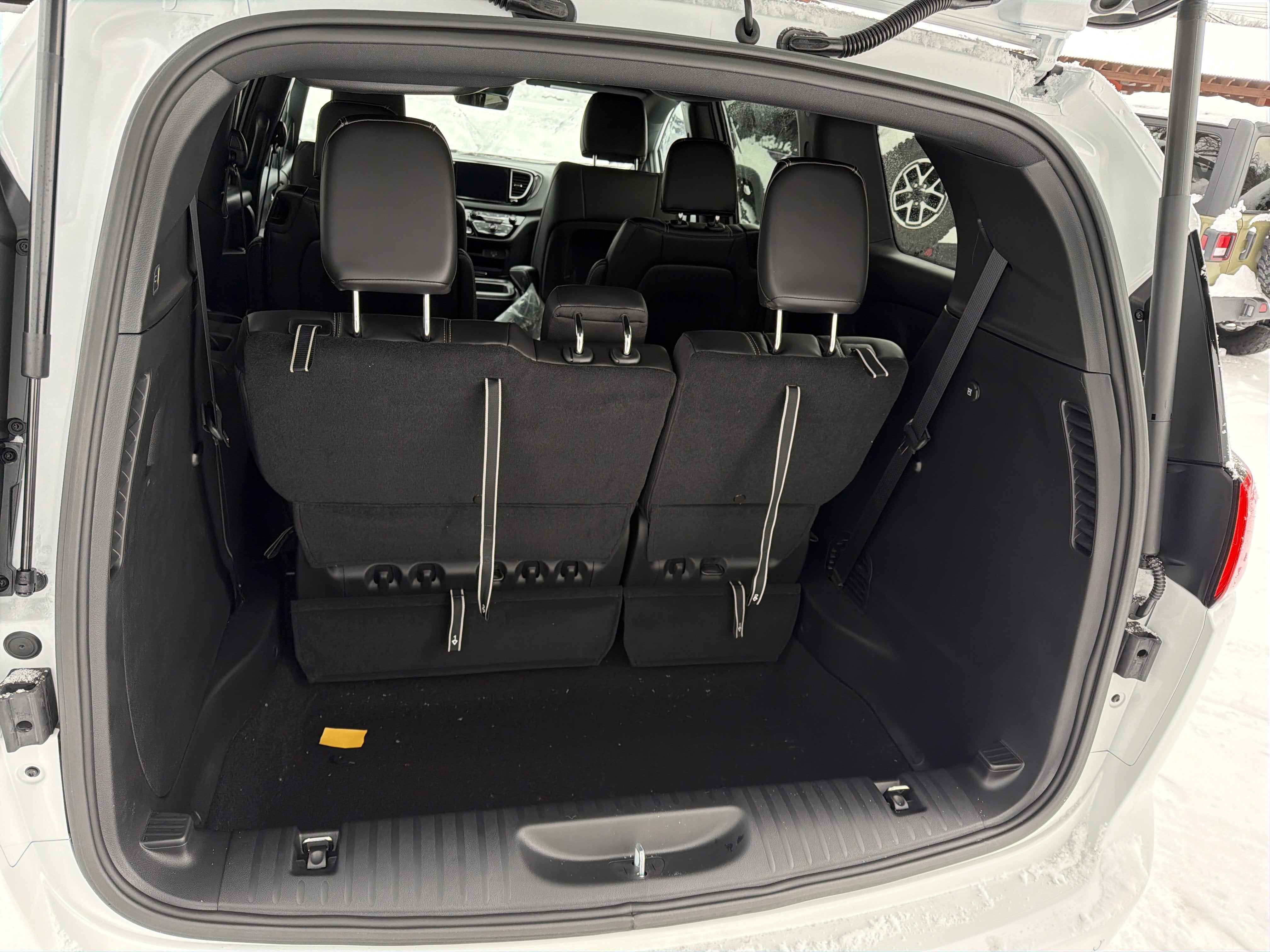 2026 Chrysler Voyager LX