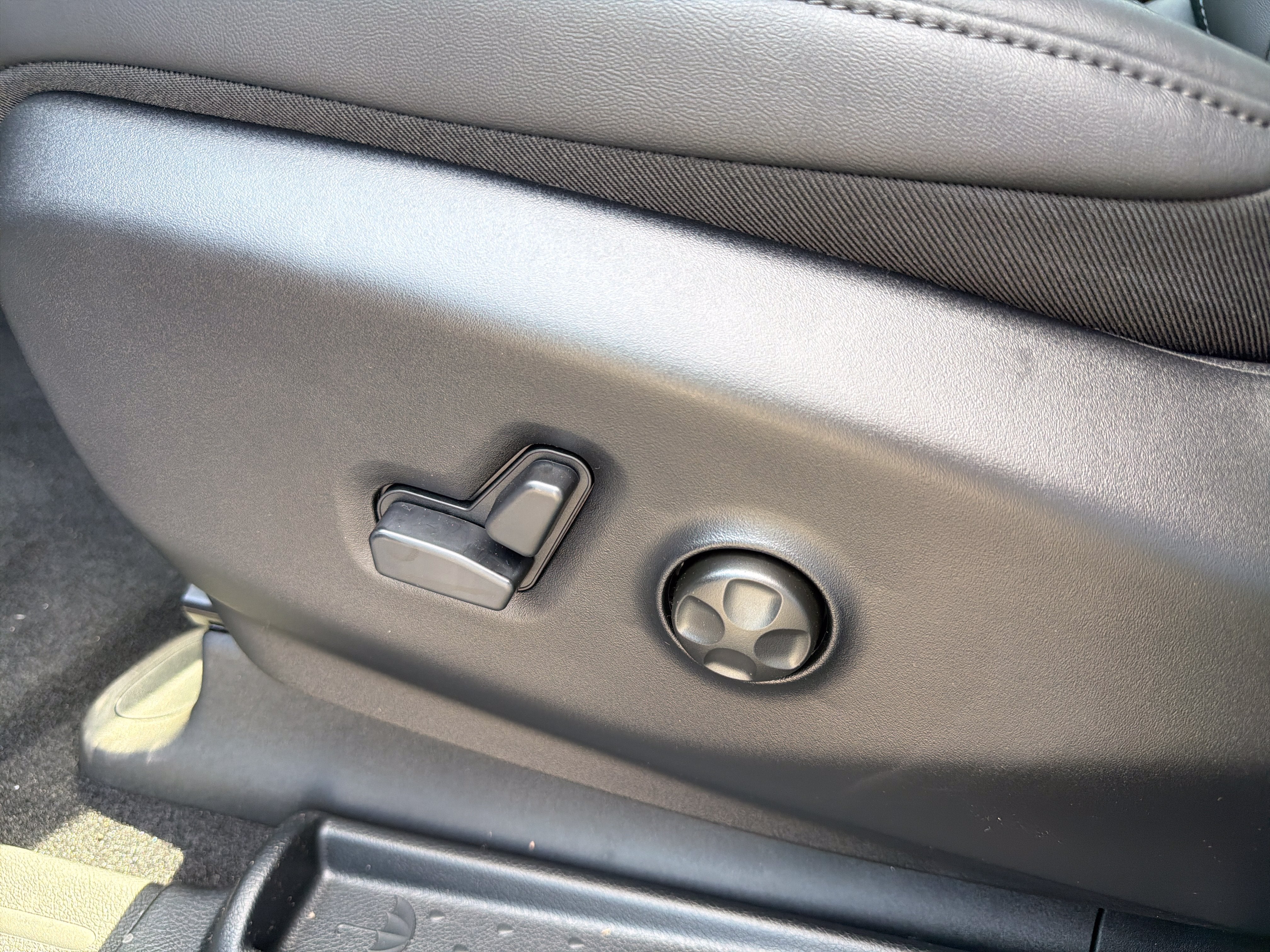 2027 Chrysler Pacifica Select AWD