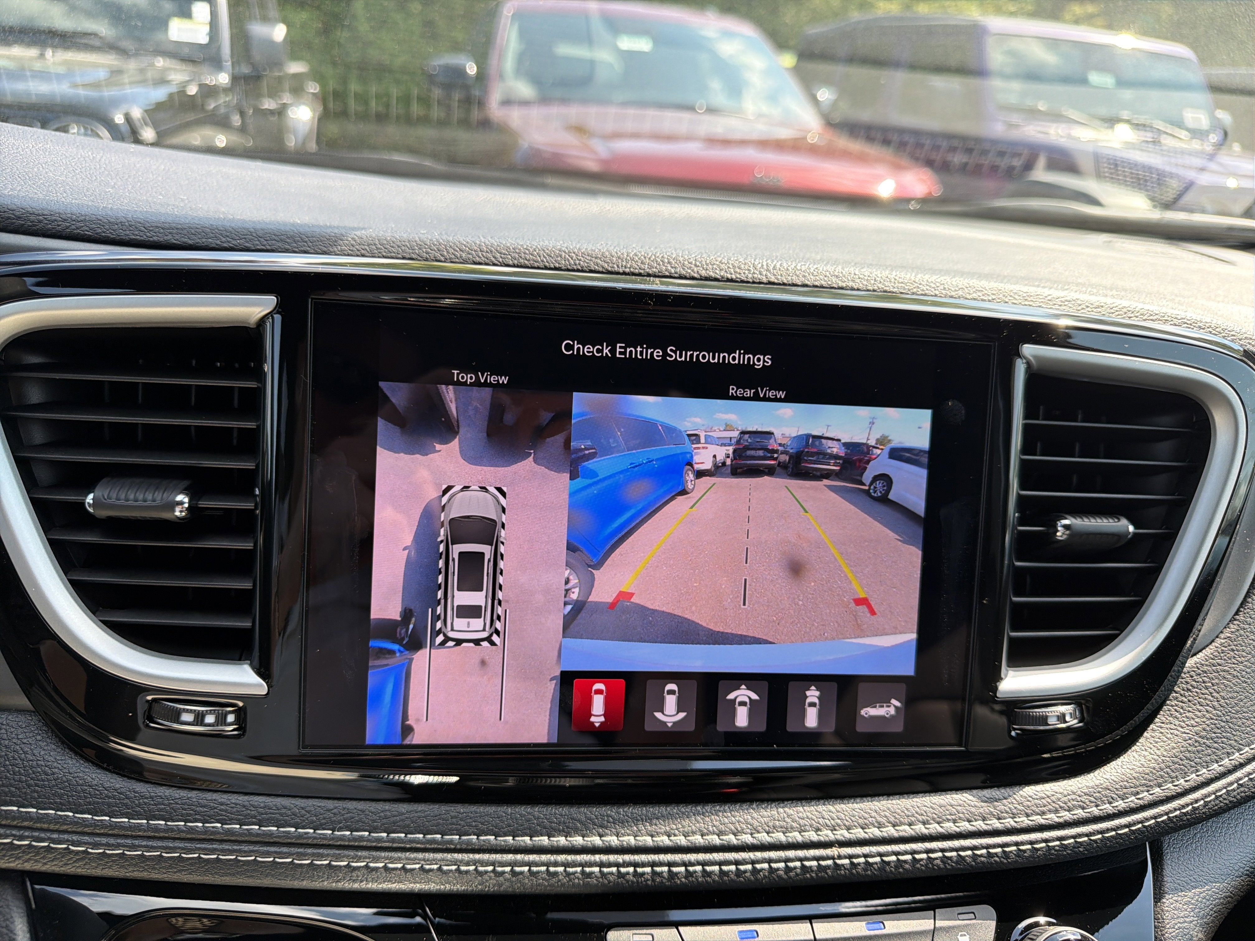 2027 Chrysler Pacifica Select AWD