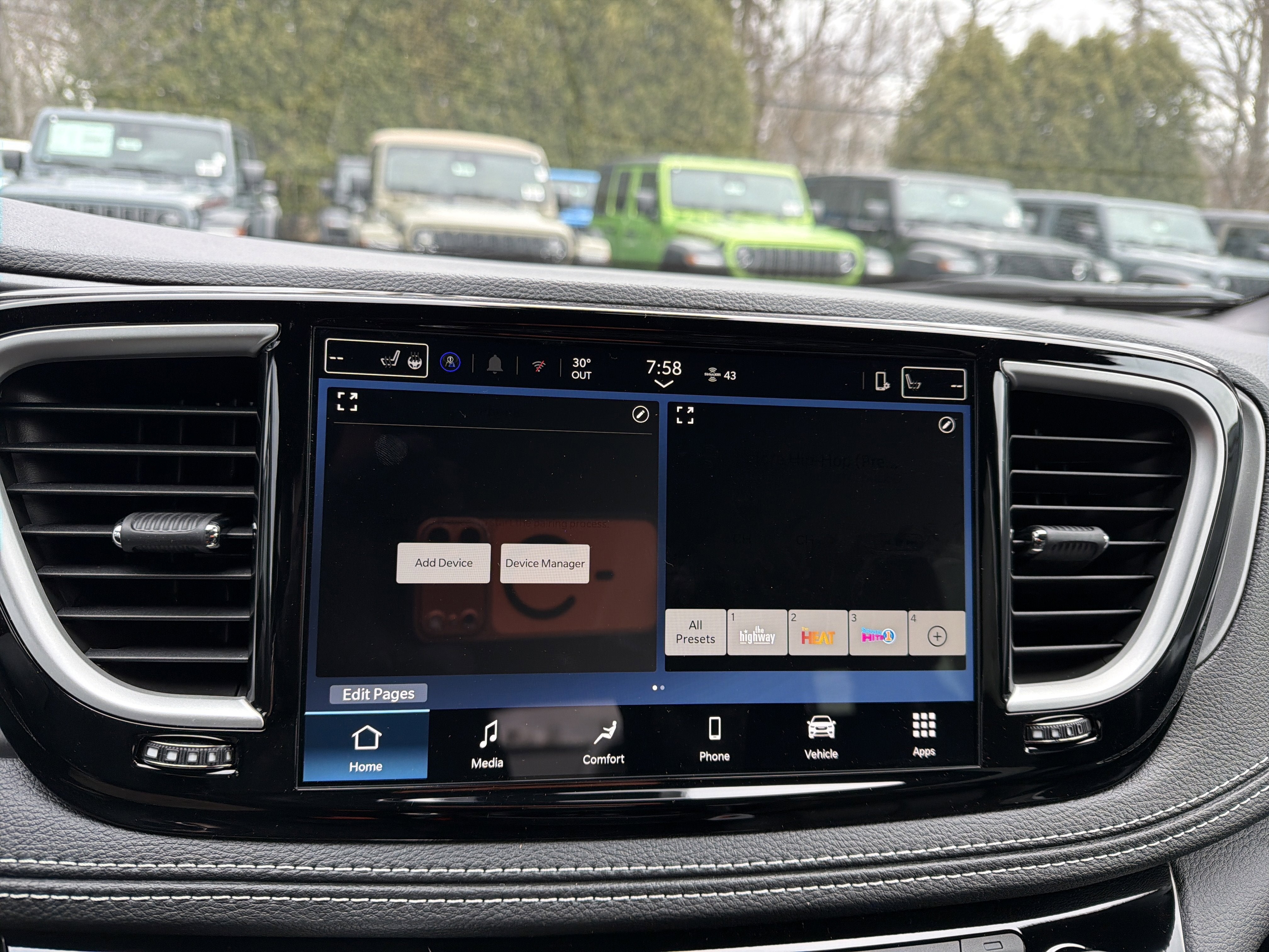 2026 Chrysler Pacifica Select AWD