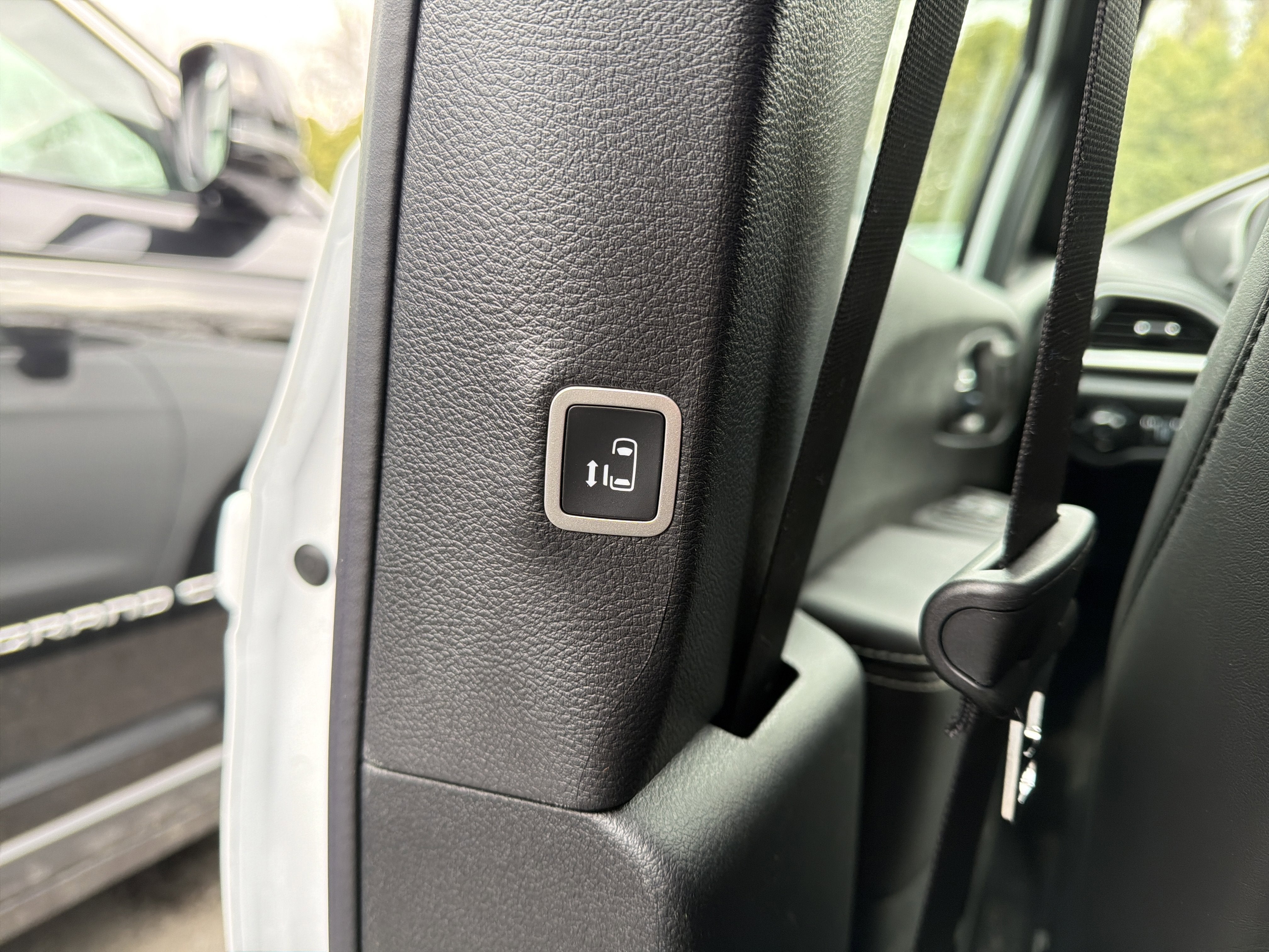 2026 Chrysler Pacifica Select AWD