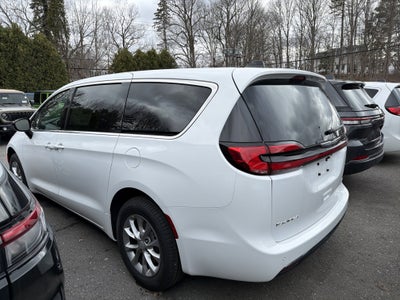 2026 Chrysler Pacifica Select AWD