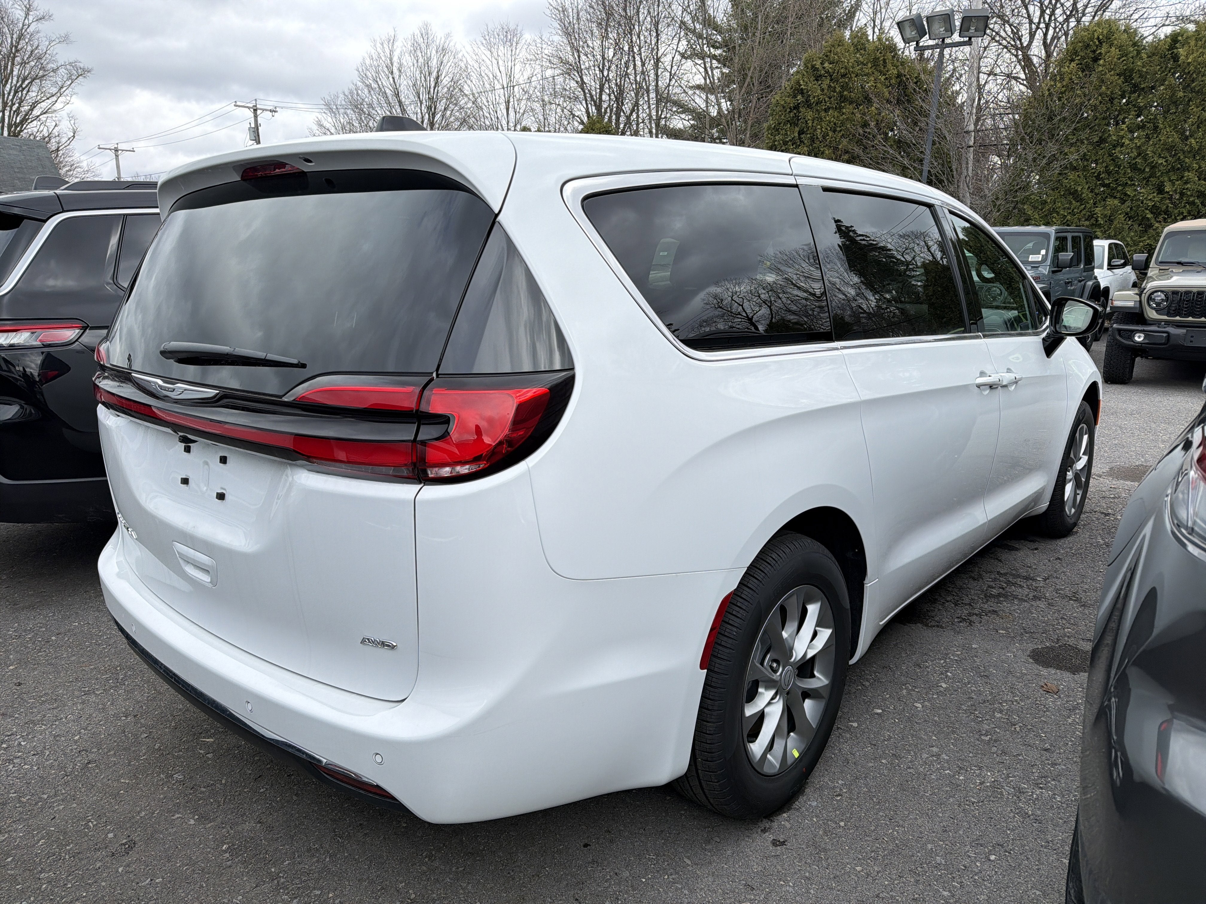 2026 Chrysler Pacifica Select AWD