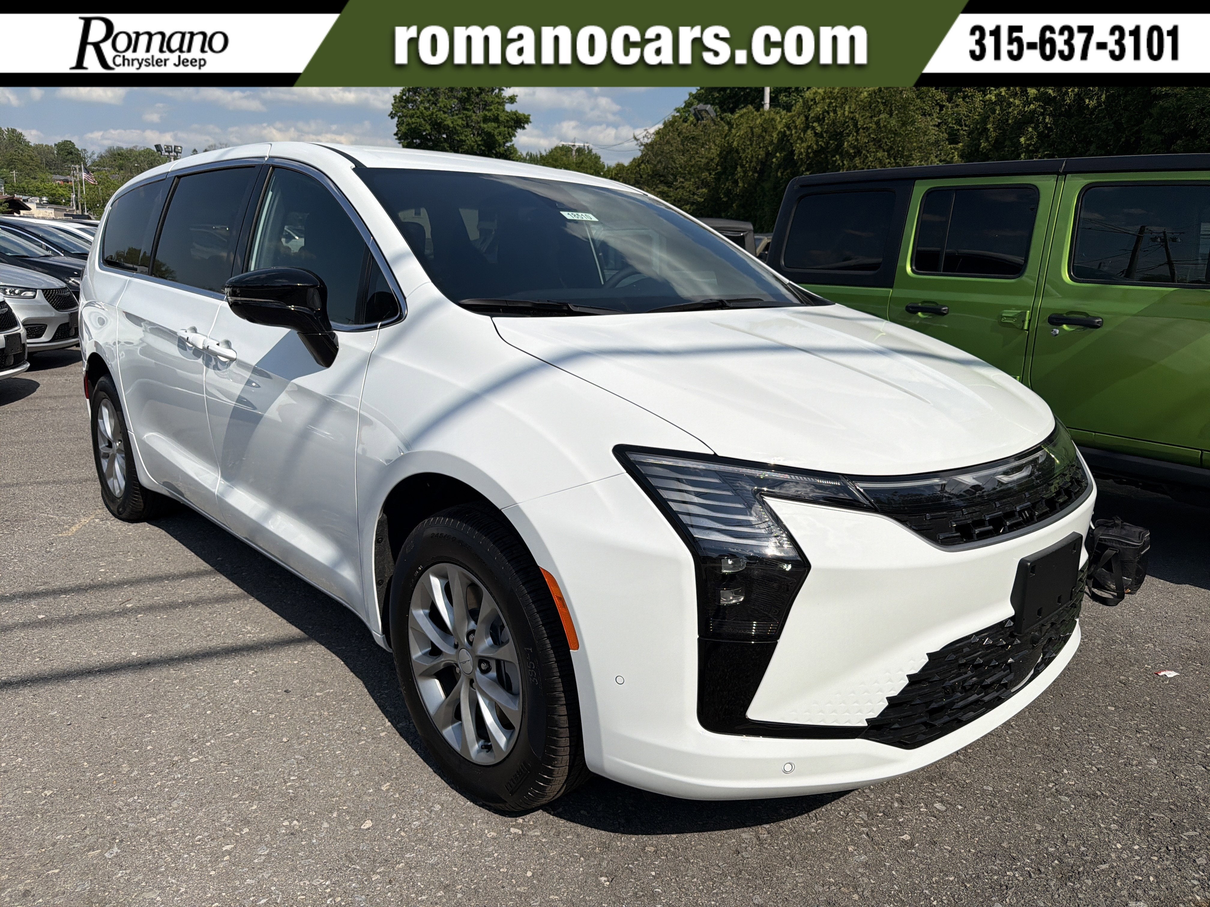 2027 Chrysler Pacifica Select AWD's photo