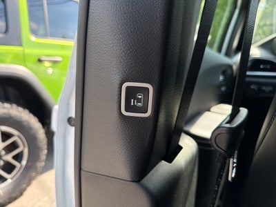 2027 Chrysler Pacifica Select AWD