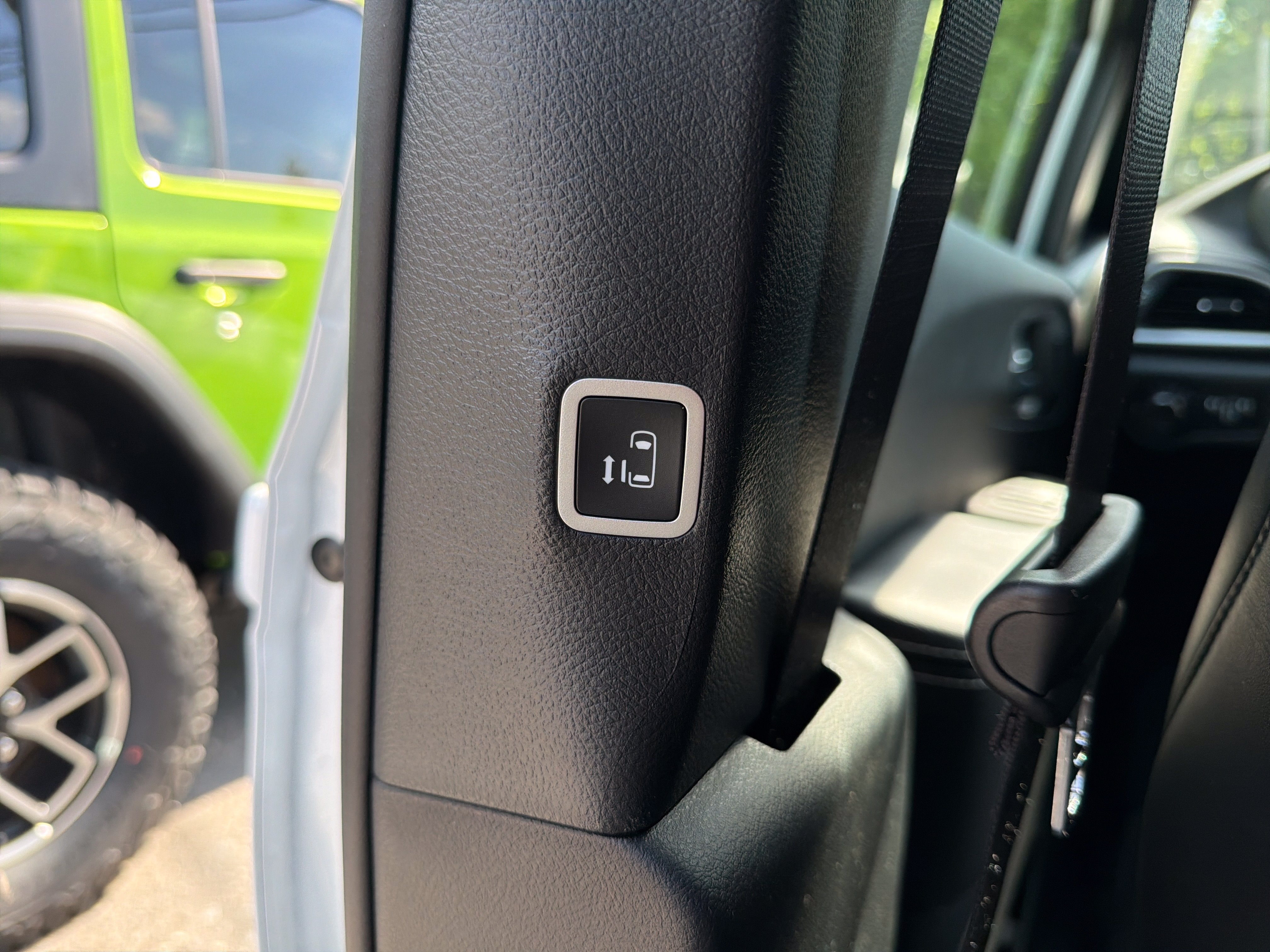 2027 Chrysler Pacifica Select AWD