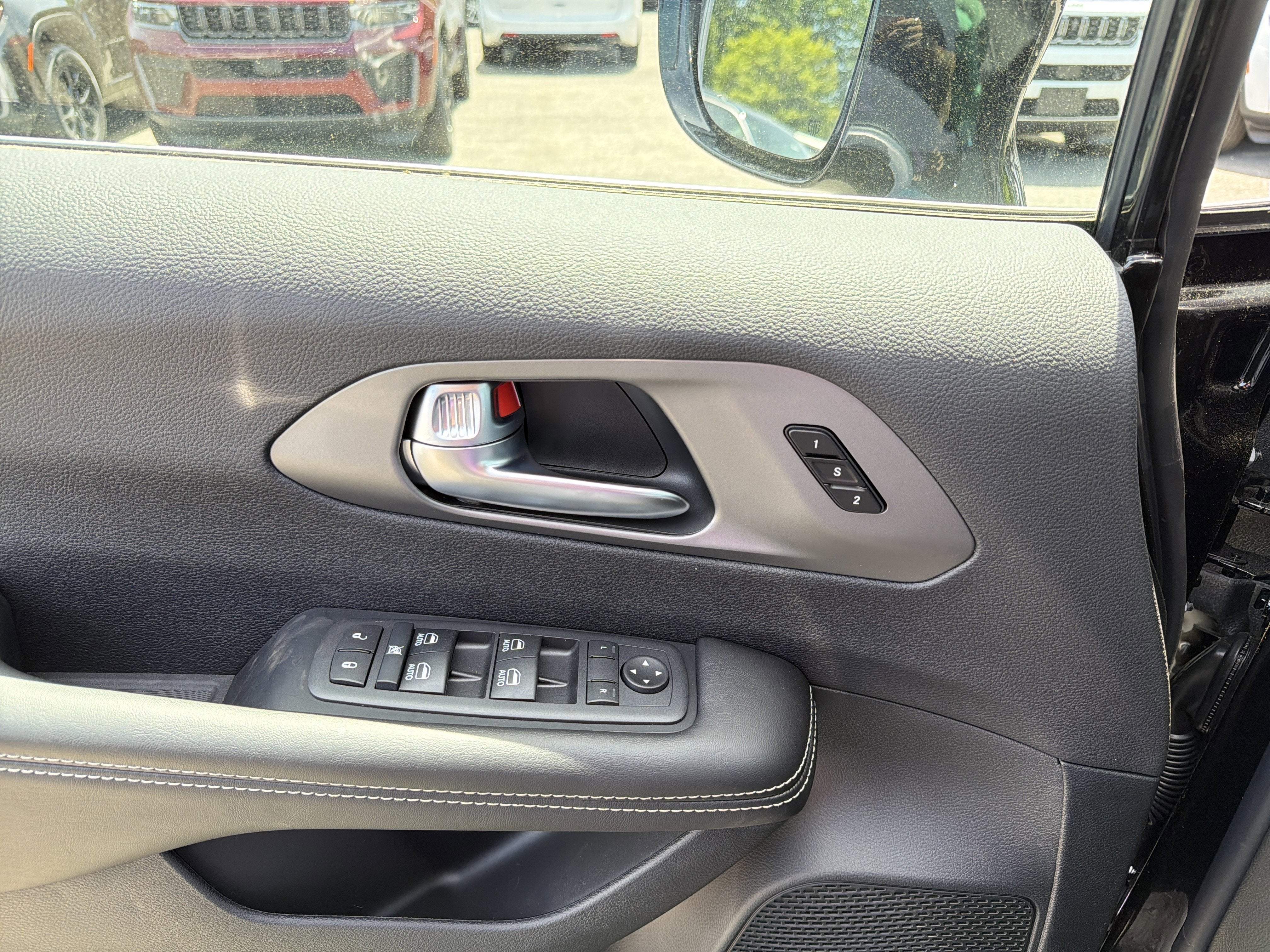 2027 Chrysler Pacifica Select AWD