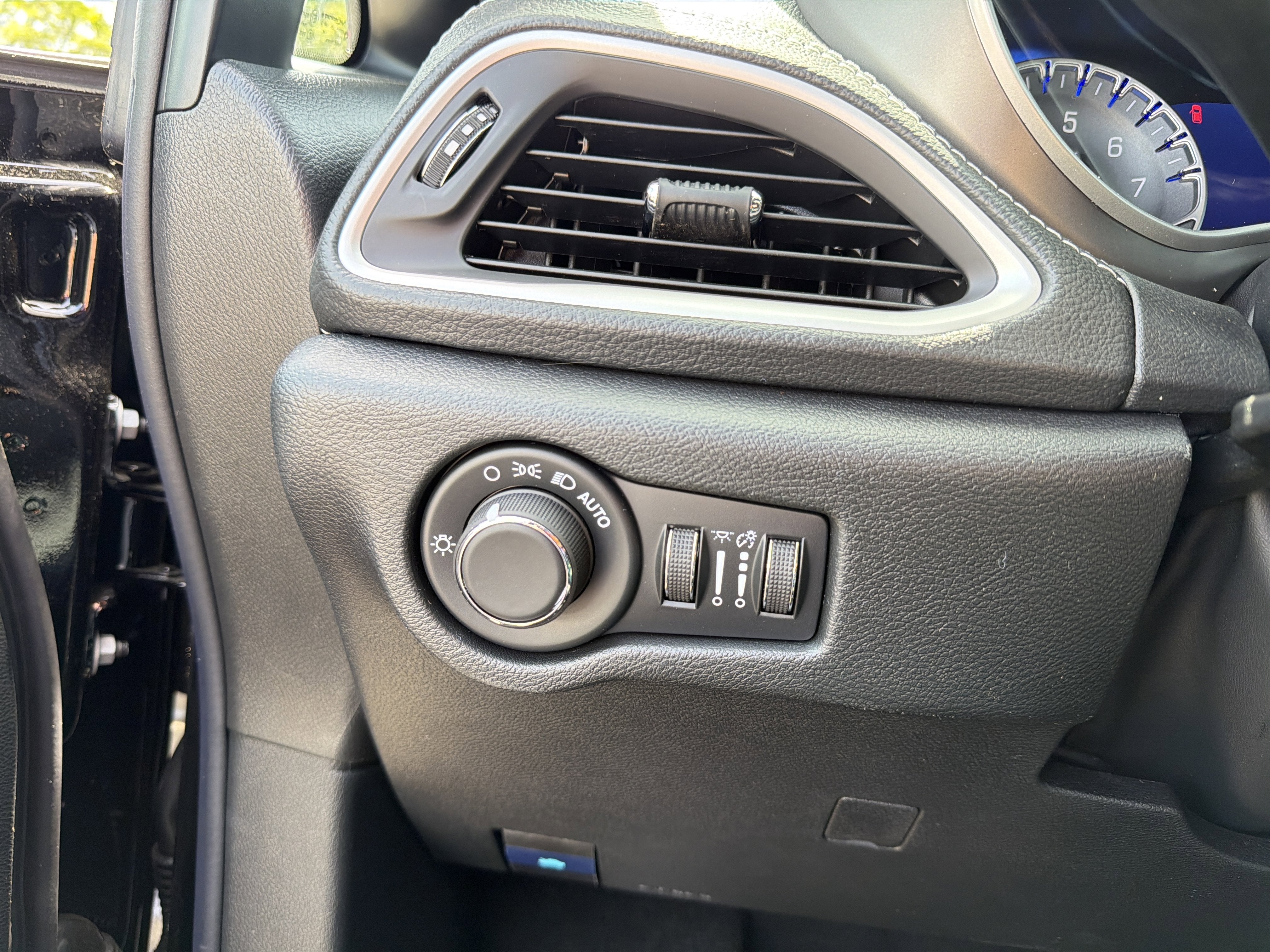 2027 Chrysler Pacifica Select AWD