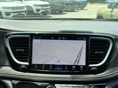 2027 Chrysler Pacifica Select AWD