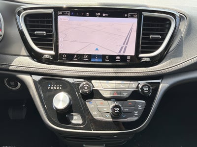 2027 Chrysler Pacifica Select AWD