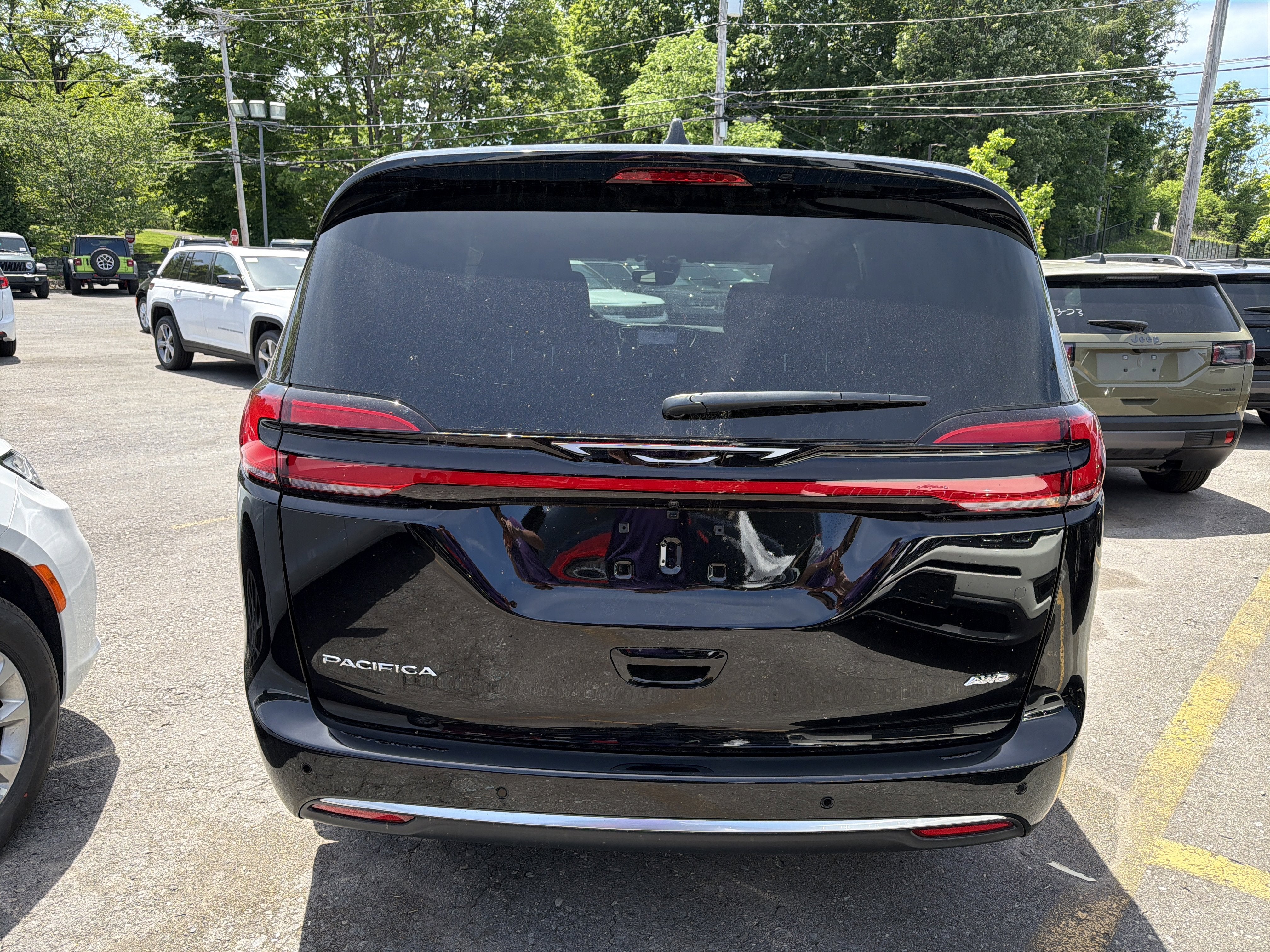 2027 Chrysler Pacifica Select AWD