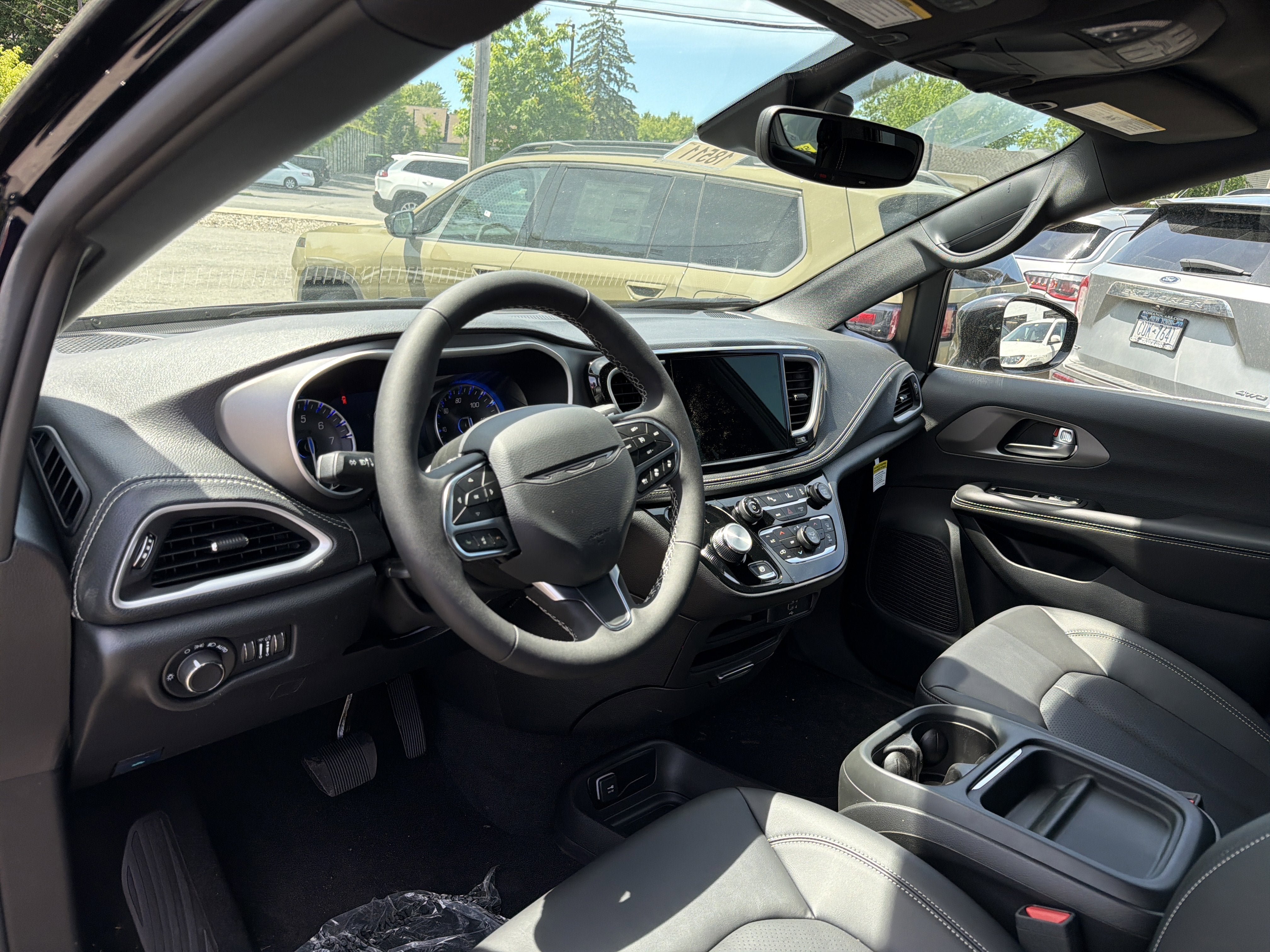 2027 Chrysler Pacifica Select AWD