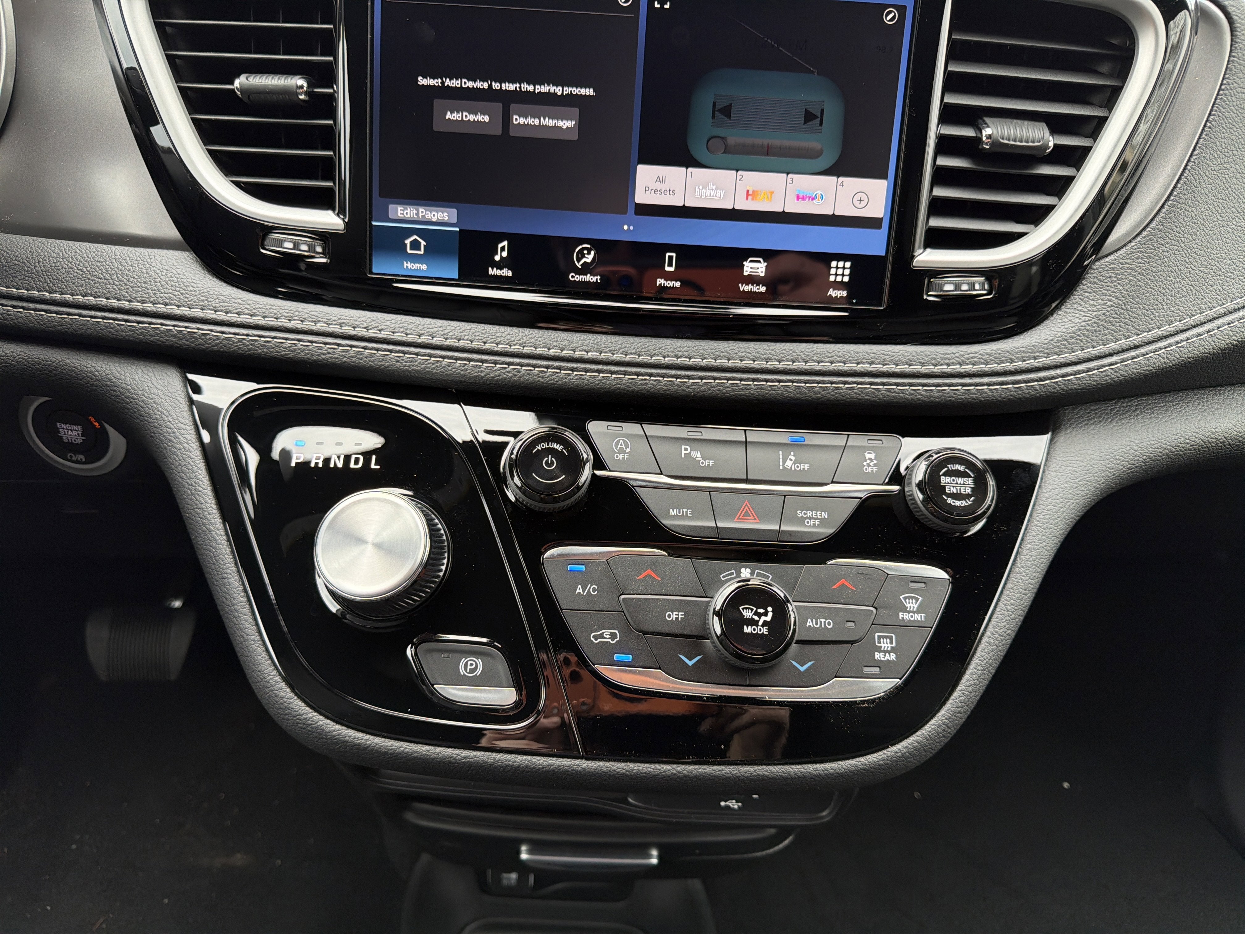 2026 Chrysler Pacifica Select AWD