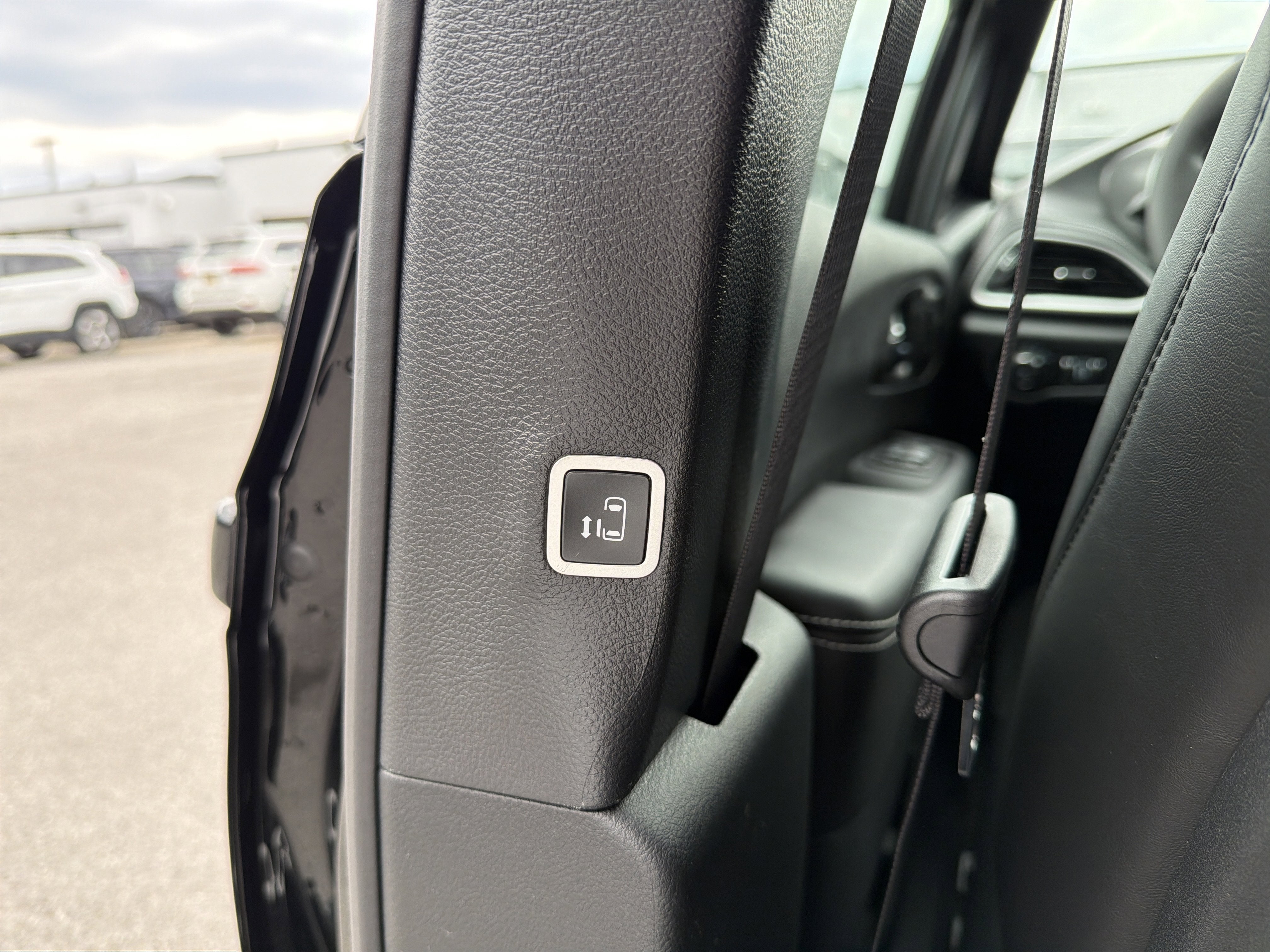 2026 Chrysler Pacifica Select AWD