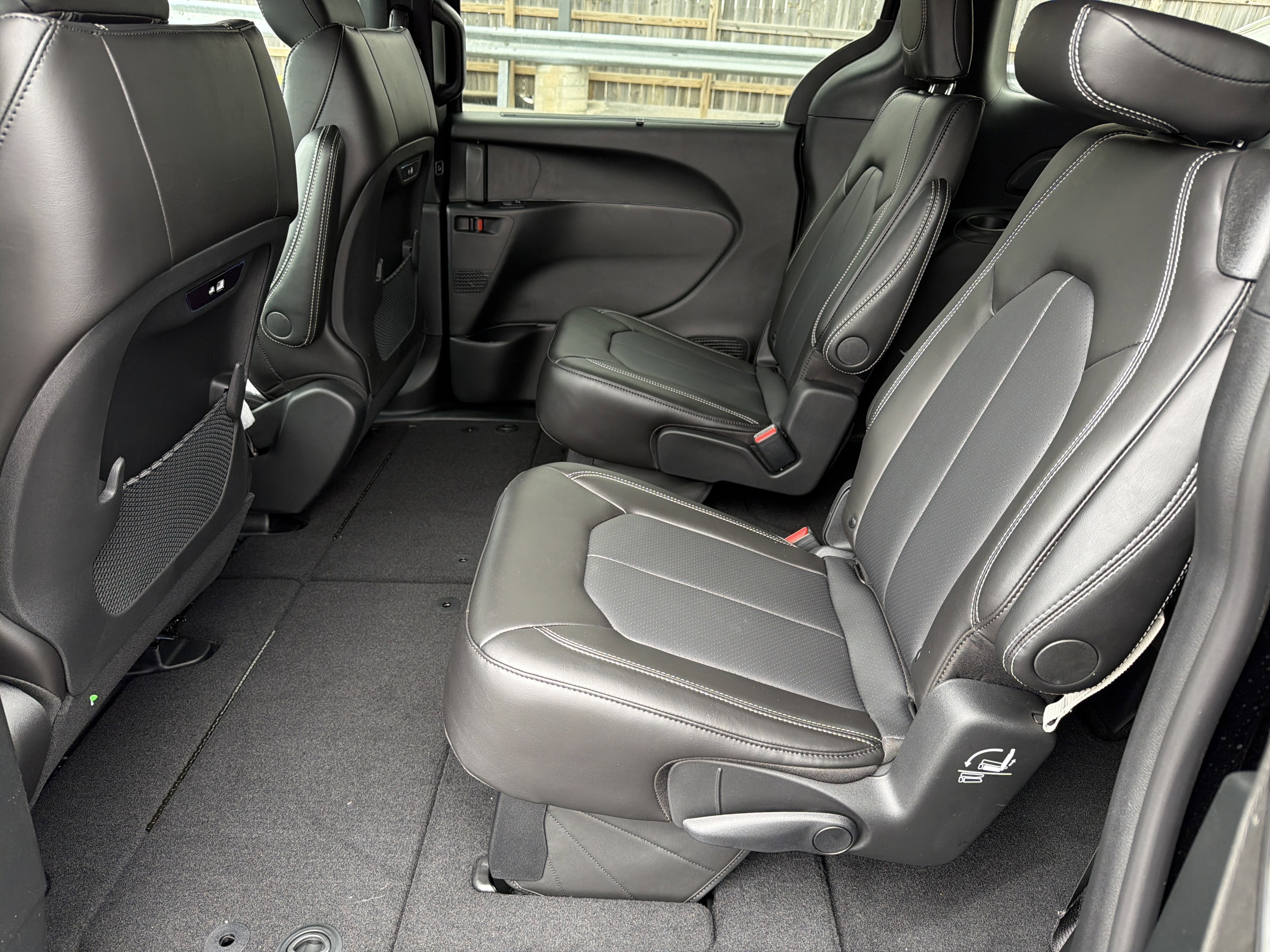 2026 Chrysler Pacifica Select AWD