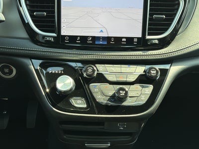 2027 Chrysler Pacifica Select AWD