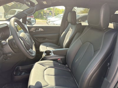 2027 Chrysler Pacifica Select AWD