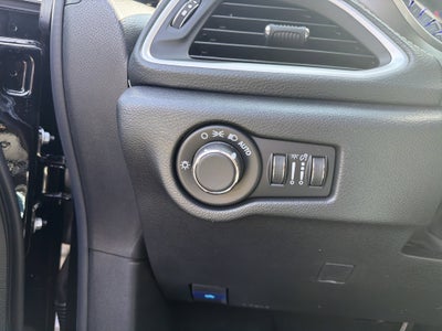 2027 Chrysler Pacifica Select AWD