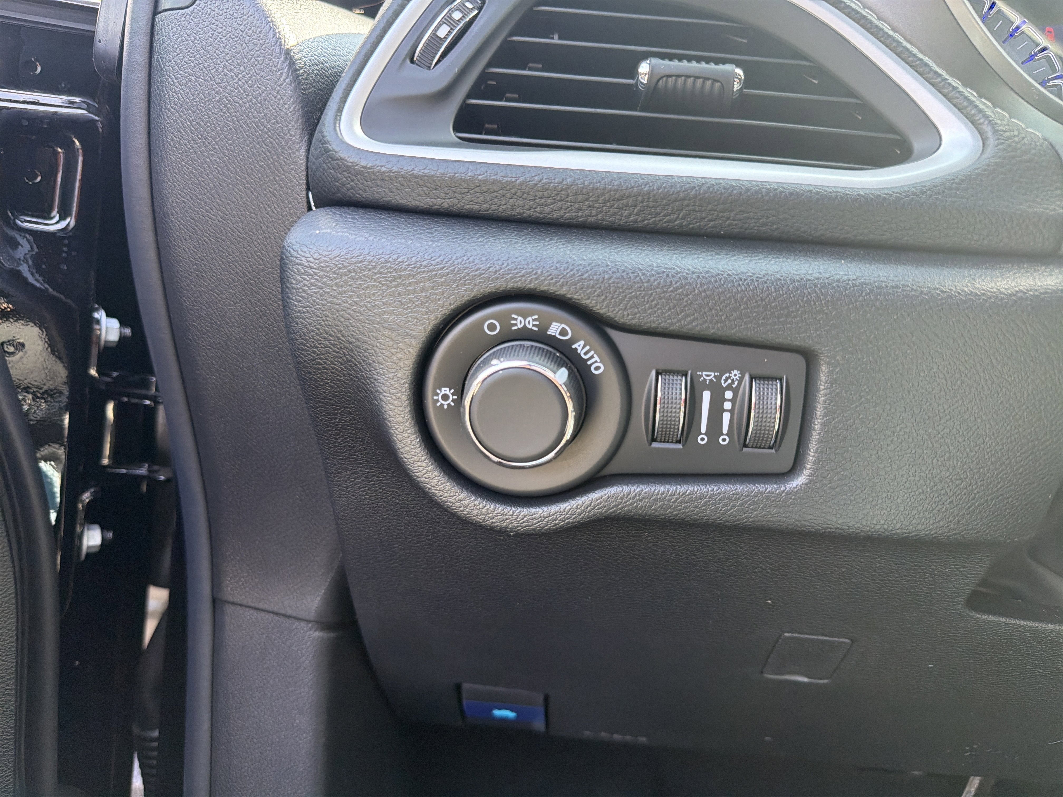2027 Chrysler Pacifica Select AWD
