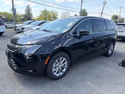 2027 Chrysler Pacifica Select AWD
