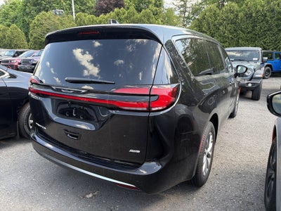 2027 Chrysler Pacifica Select AWD