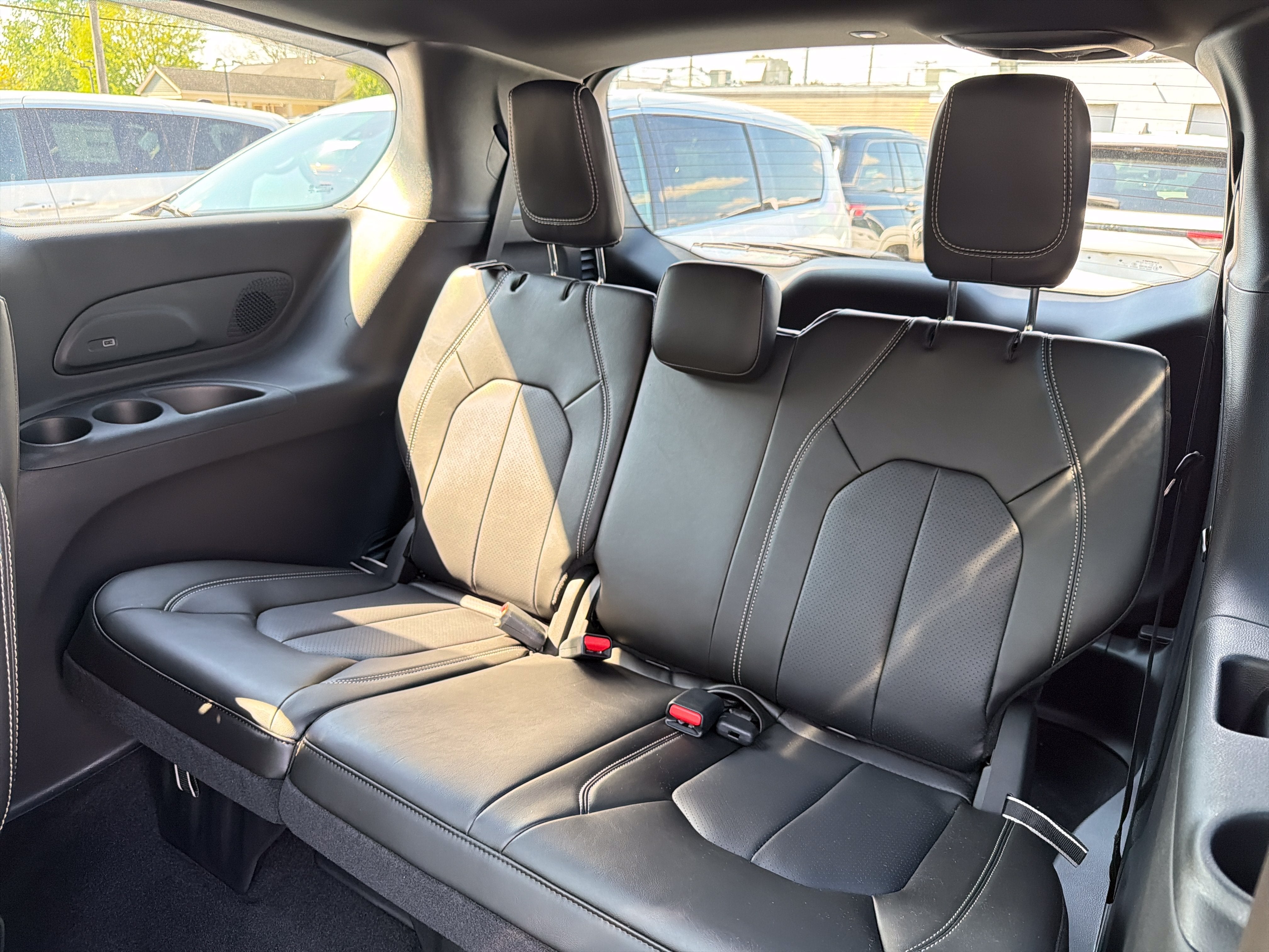 2027 Chrysler Pacifica Select AWD
