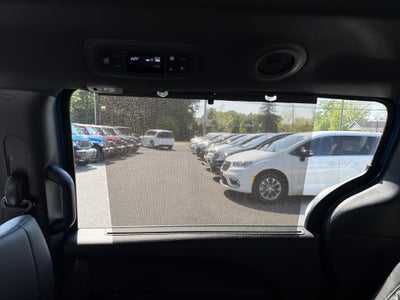 2027 Chrysler Pacifica Select AWD