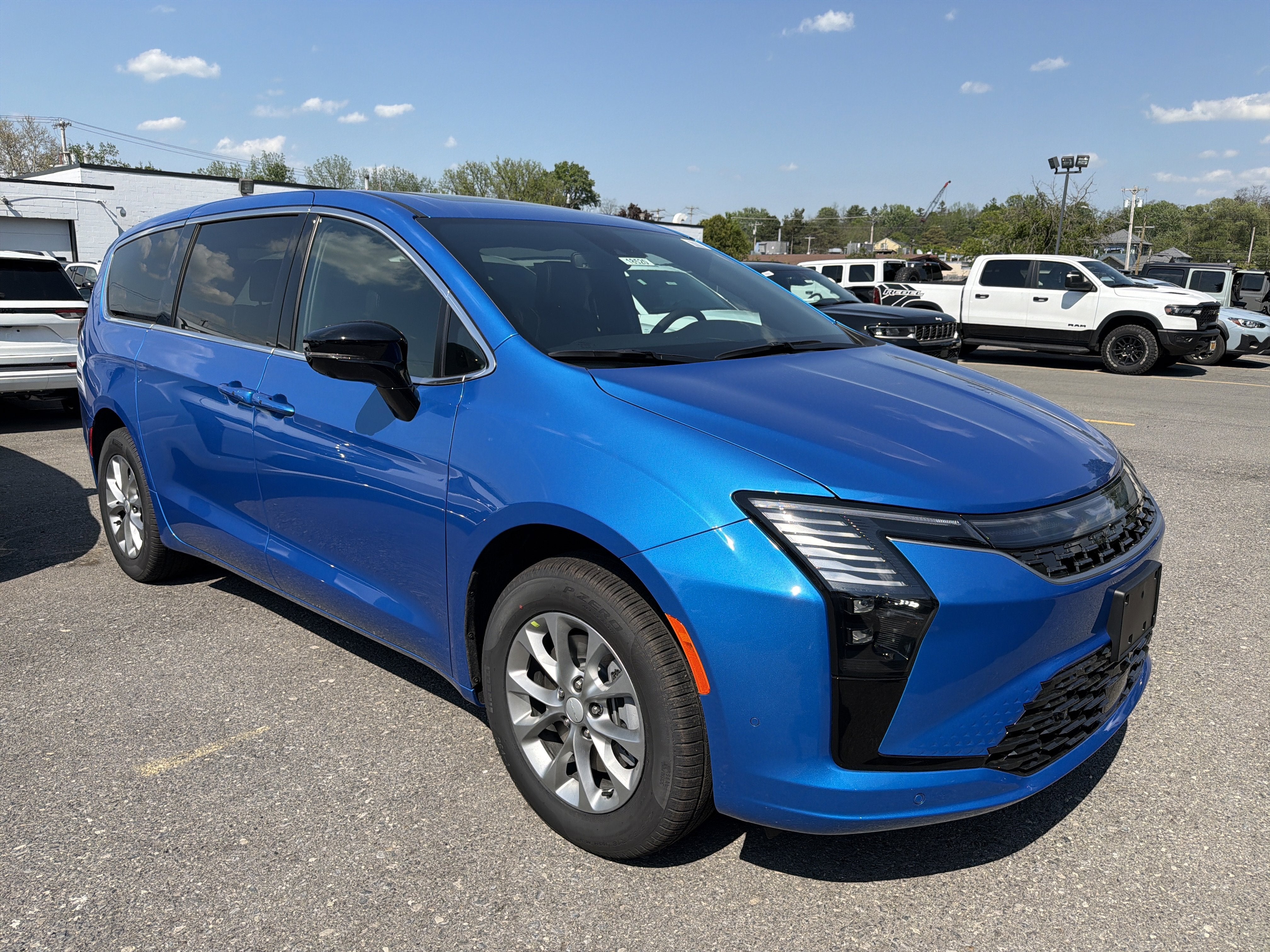 2027 Chrysler Pacifica Select AWD