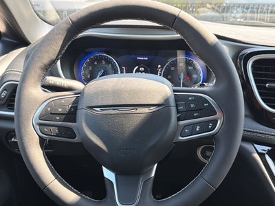2027 Chrysler Pacifica Select AWD