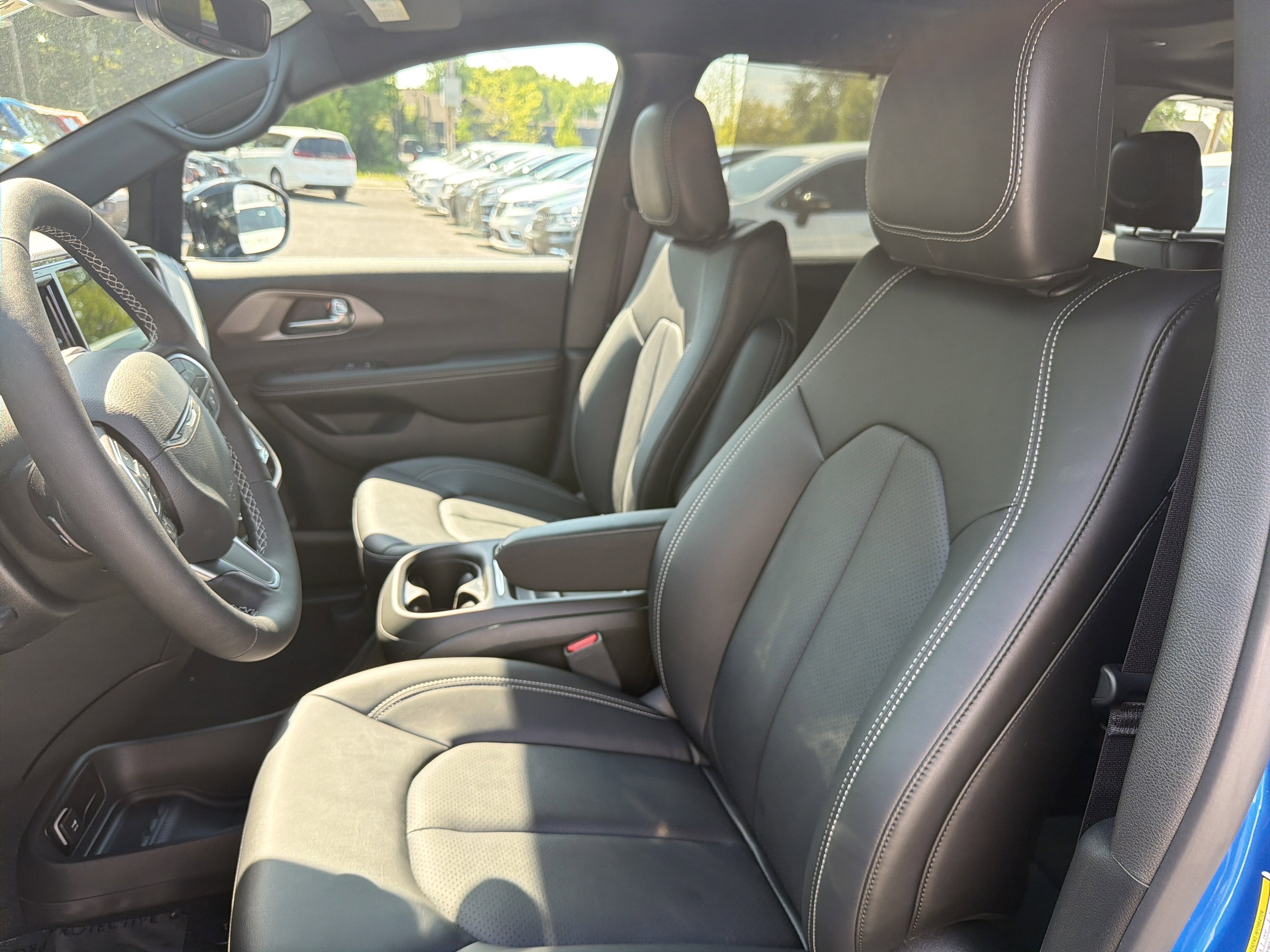 2027 Chrysler Pacifica Select AWD