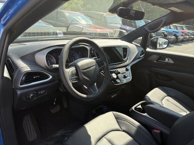 2027 Chrysler Pacifica Select AWD