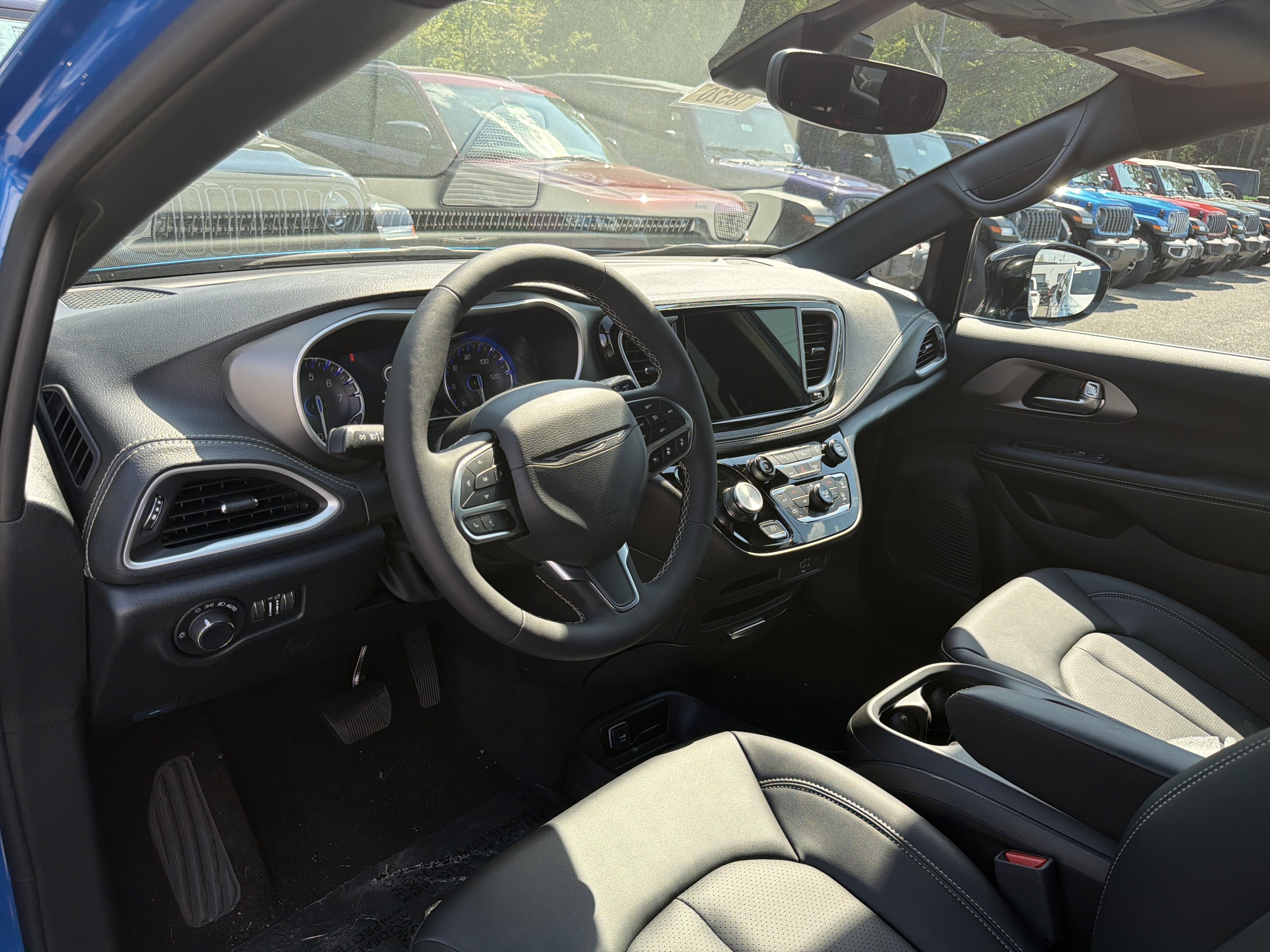 2027 Chrysler Pacifica Select AWD