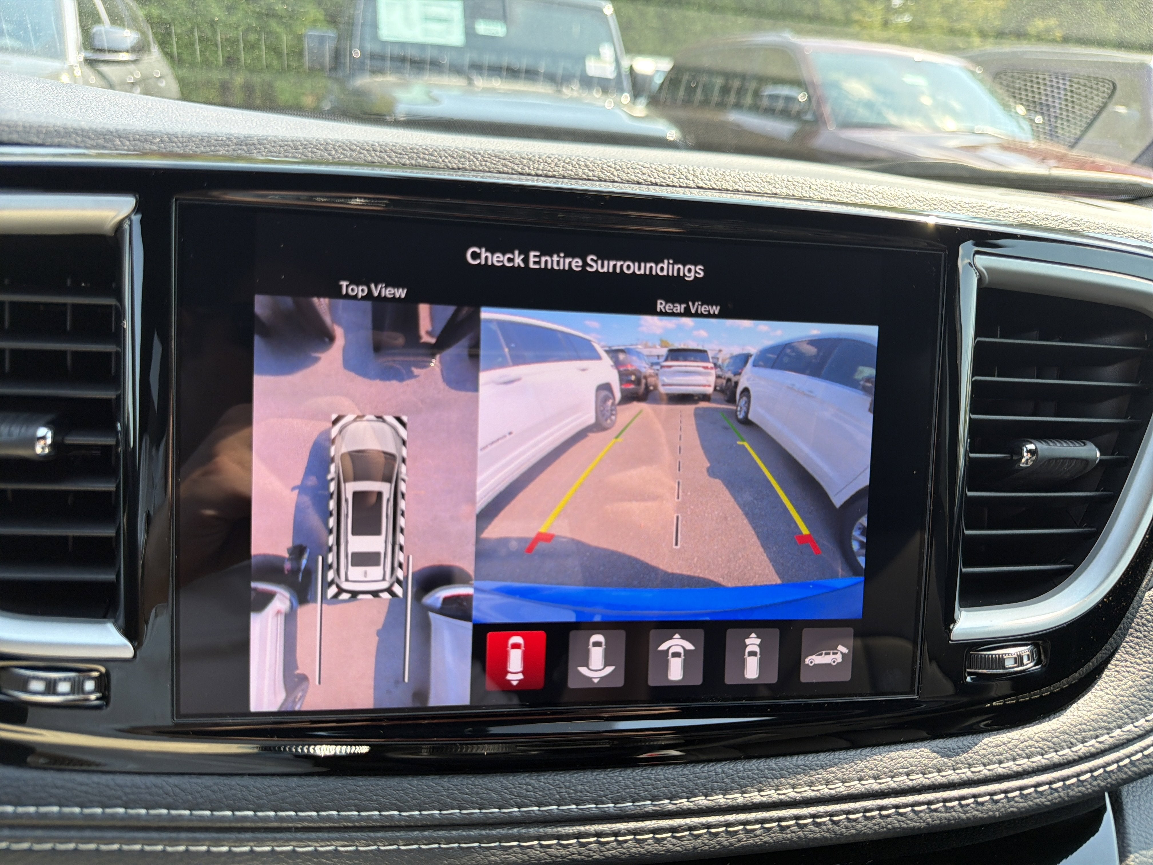 2027 Chrysler Pacifica Select AWD